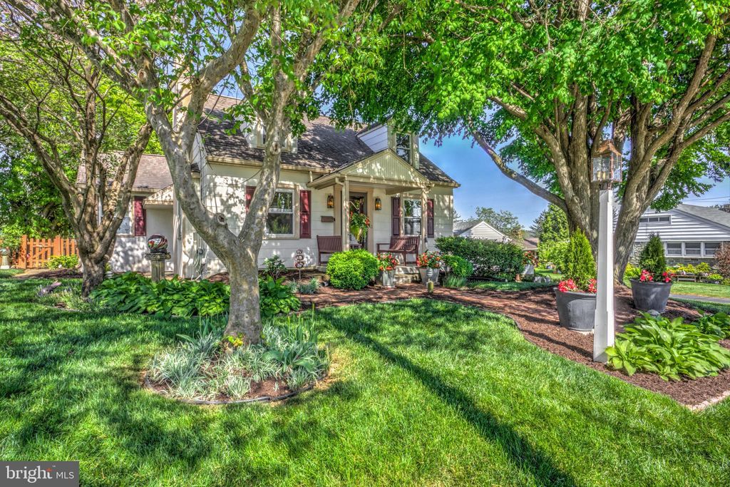 Photo of 323 S Railroad Avenue, New Holland, PA 17557 (MLS # PALA2050686)