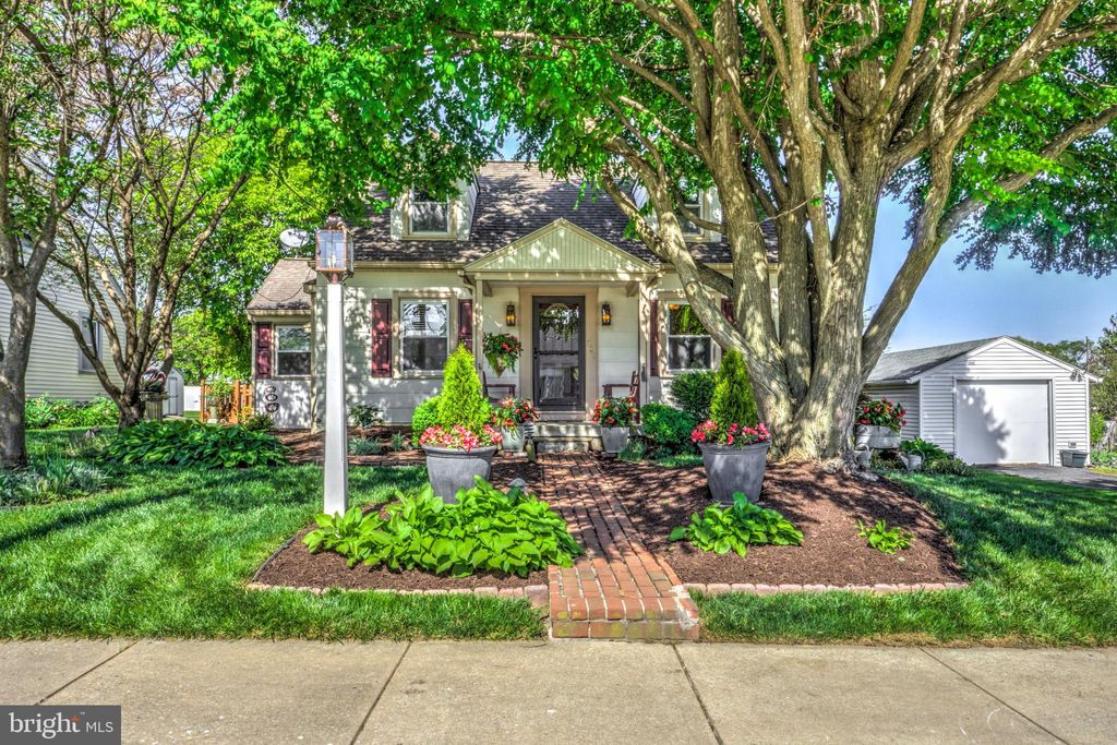 Photo of 323 S Railroad Avenue, New Holland, PA 17557 (MLS # PALA2050686)