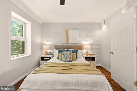 Tiny photo for 329 17th Street SE, WASHINGTON, DC 20003 (MLS # DCDC2259640)