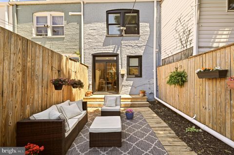 Tiny photo for 329 17th Street SE, WASHINGTON, DC 20003 (MLS # DCDC2259640)