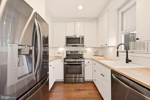 Tiny photo for 329 17th Street SE, WASHINGTON, DC 20003 (MLS # DCDC2259640)