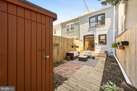 Tiny photo for 329 17th Street SE, WASHINGTON, DC 20003 (MLS # DCDC2259640)