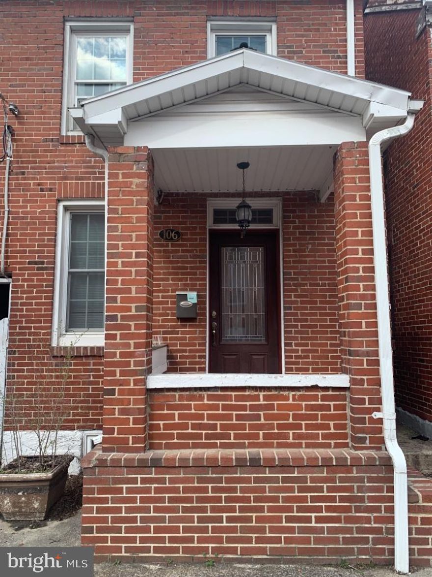 COMING SOON - 2/8/2024!!

This 2 bed 1.5 bath Duplex home is a gem among the pebbles! With a beautiful modern touch throughout the property including a freshly renovated kitchen and master bath, a built in home security system, AC and space heaters in unit, washer and dryer in unit, a nicely sized backyard, a huge attic and basement for storage, lovely gardening options, hardwood flooring throughout, charming light fixtures, fresh paint, and so many more amenities! Located close to I-81,many local shopping centers, and in walking distance to beautiful downtown historic Martinsburg. NO KING-SIZED BEDS, WILL NOT FIT UP STAIR CASE.

NO PETS.

Rent includes Renter's insurance

EHO.