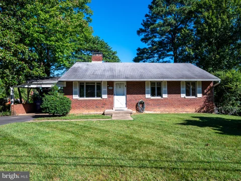 6108 Everglades Drive, Alexandria, VA MLS: VAFX2338292