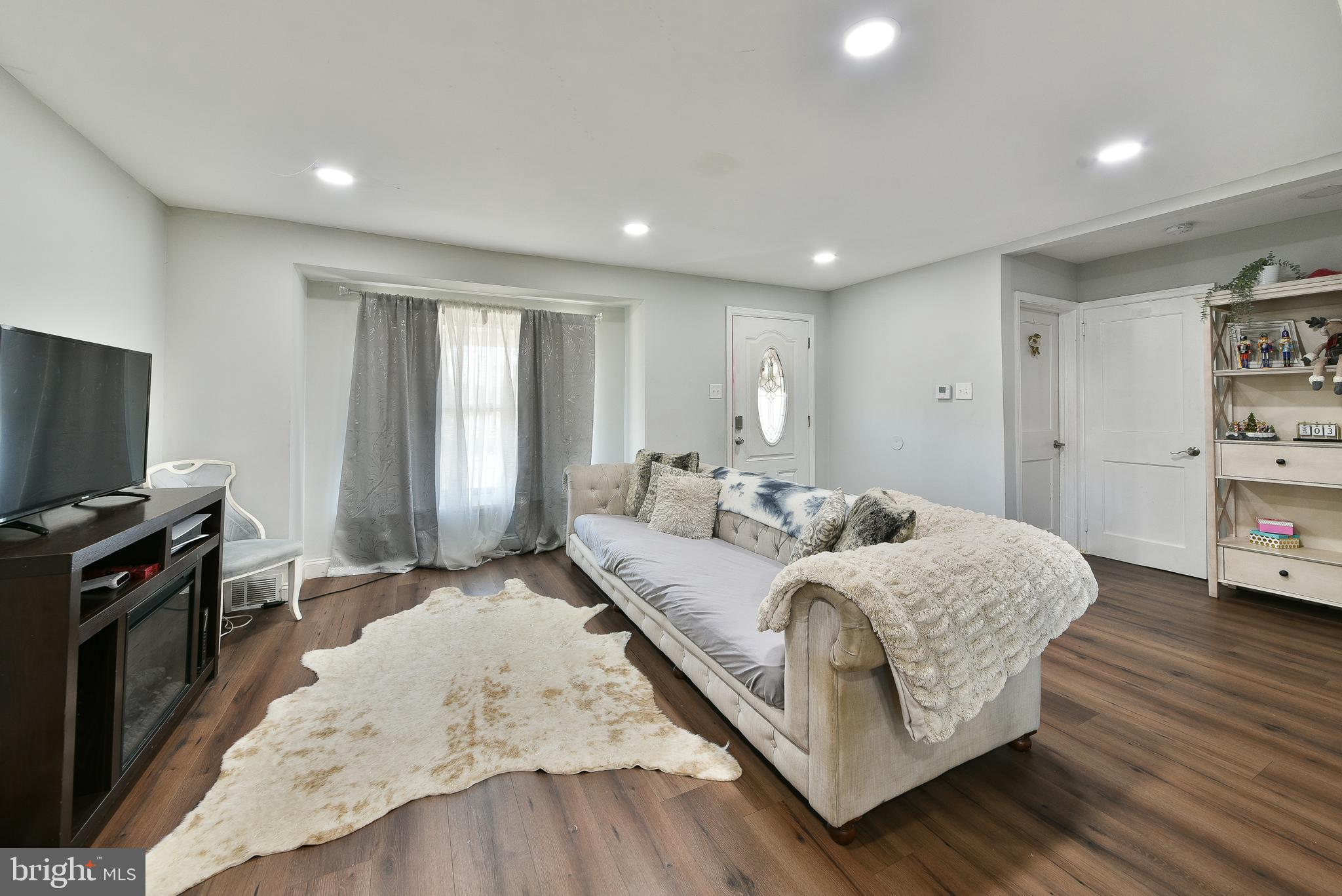 RHAWNHURST - Residential