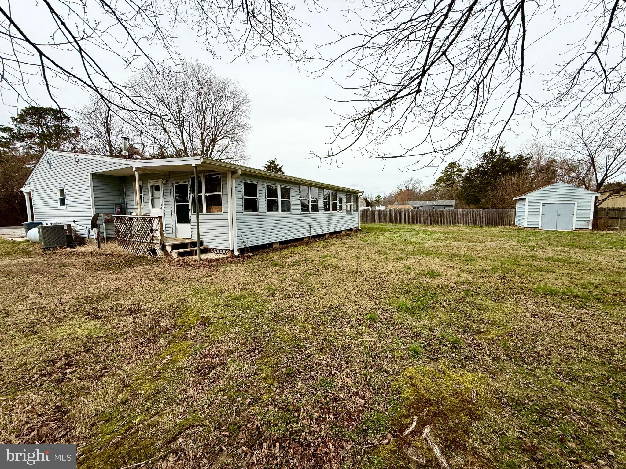 GOLDEN BEACH - Residential