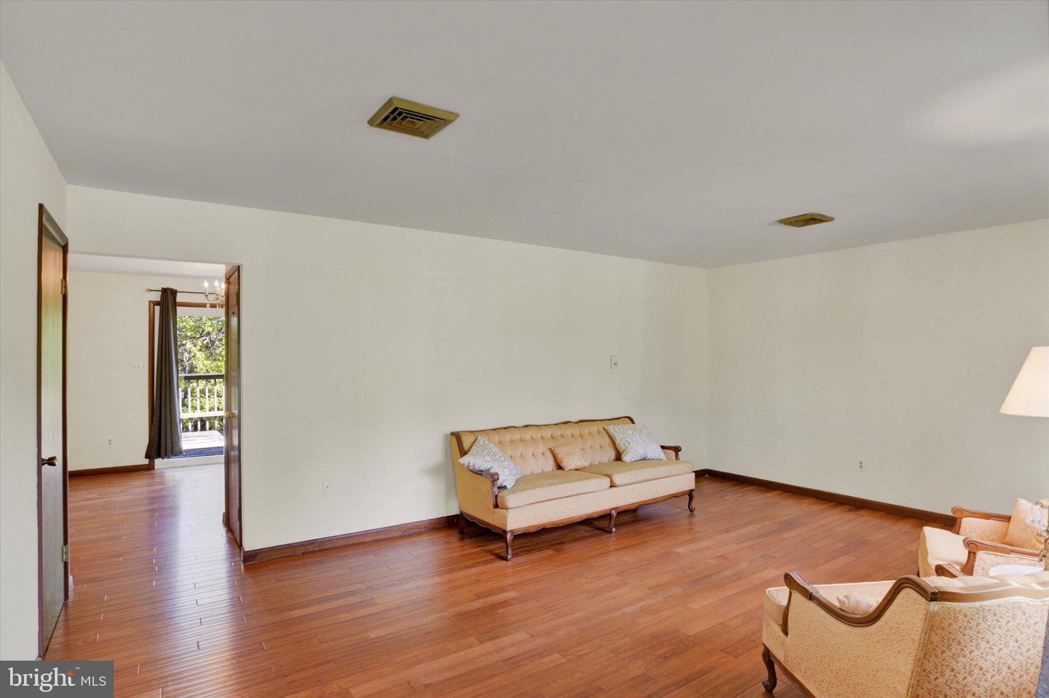 1380 KELLY ROAD