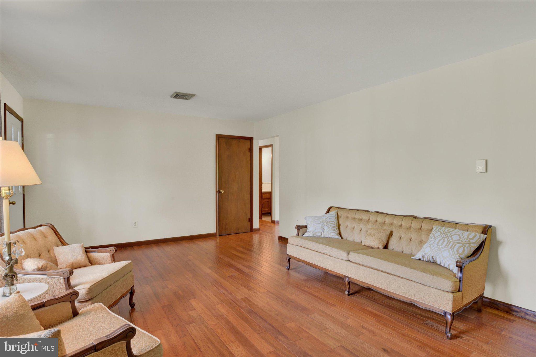 1380 KELLY ROAD
