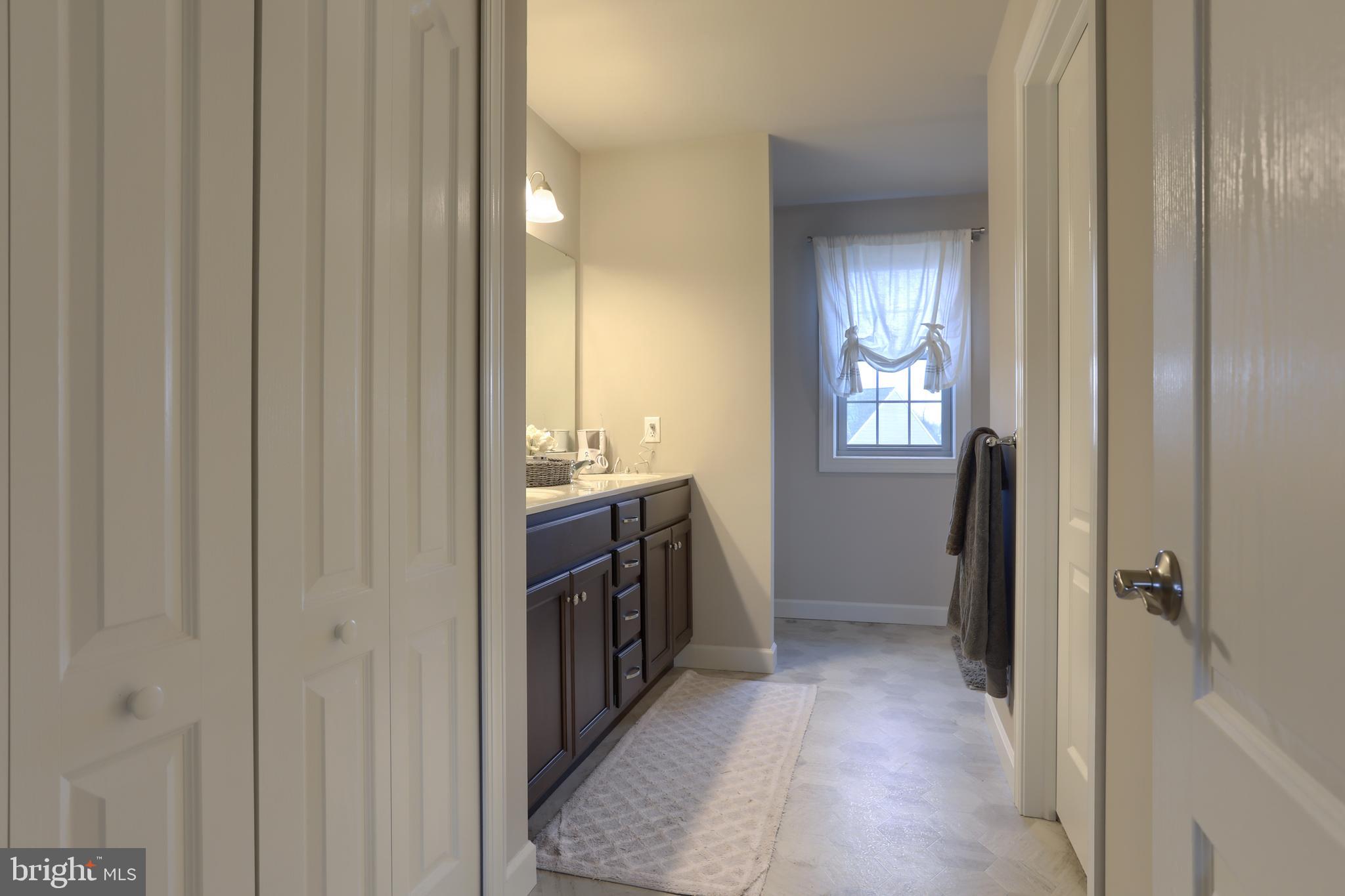 WOODLAND HILLS - Residential