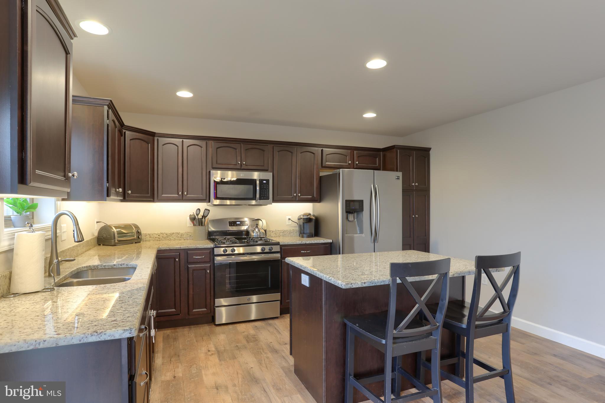 WOODLAND HILLS - Residential