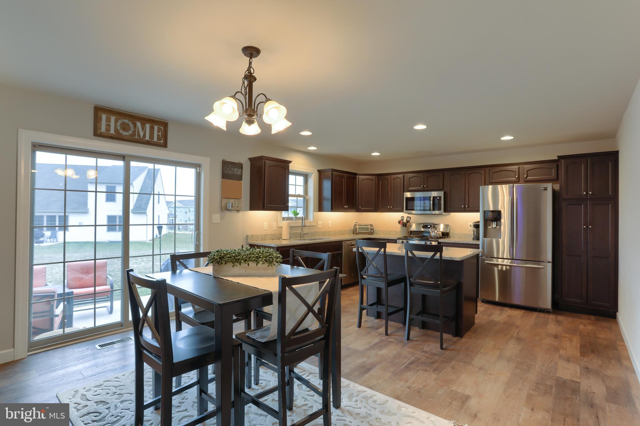 WOODLAND HILLS - Residential
