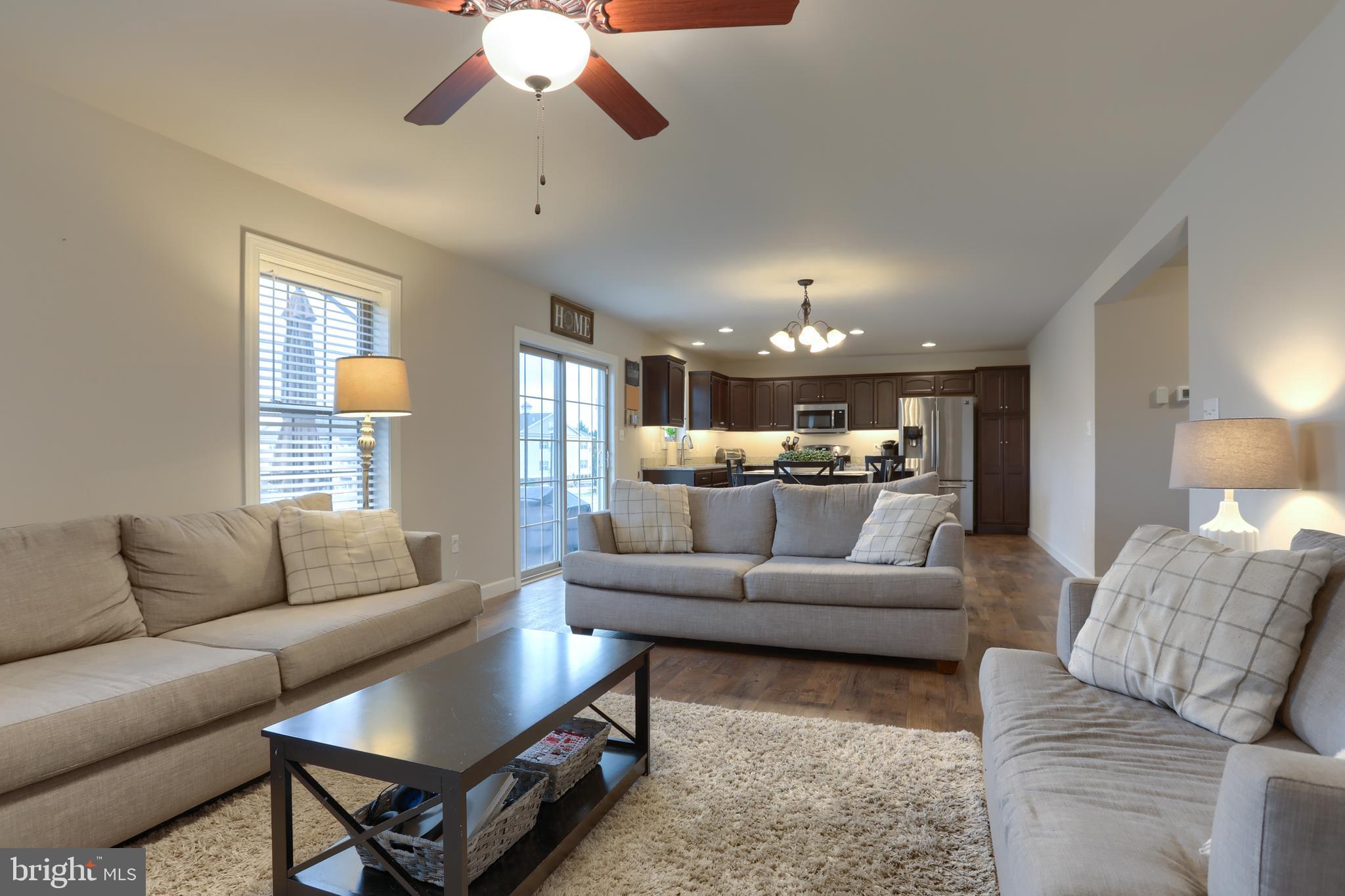 WOODLAND HILLS - Residential