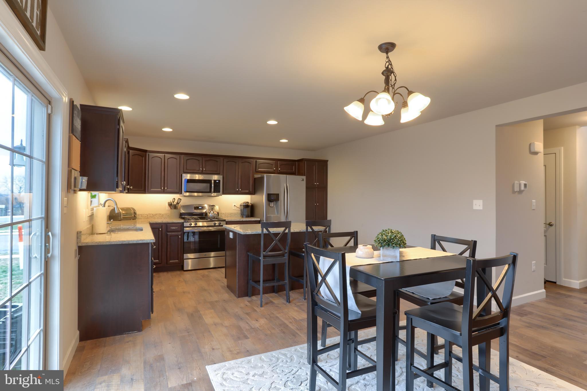WOODLAND HILLS - Residential