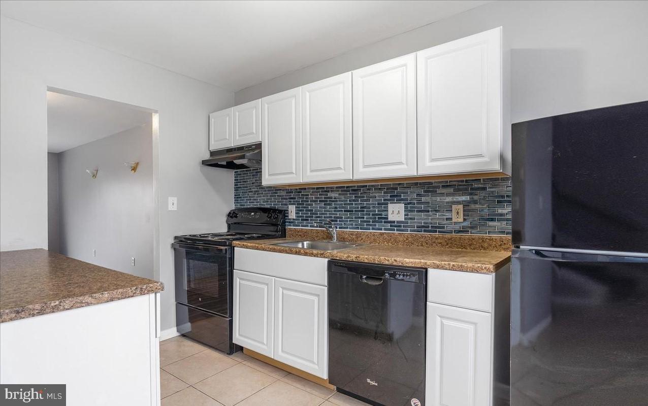 MARINE OAKS VILLAGE - Residential Lease