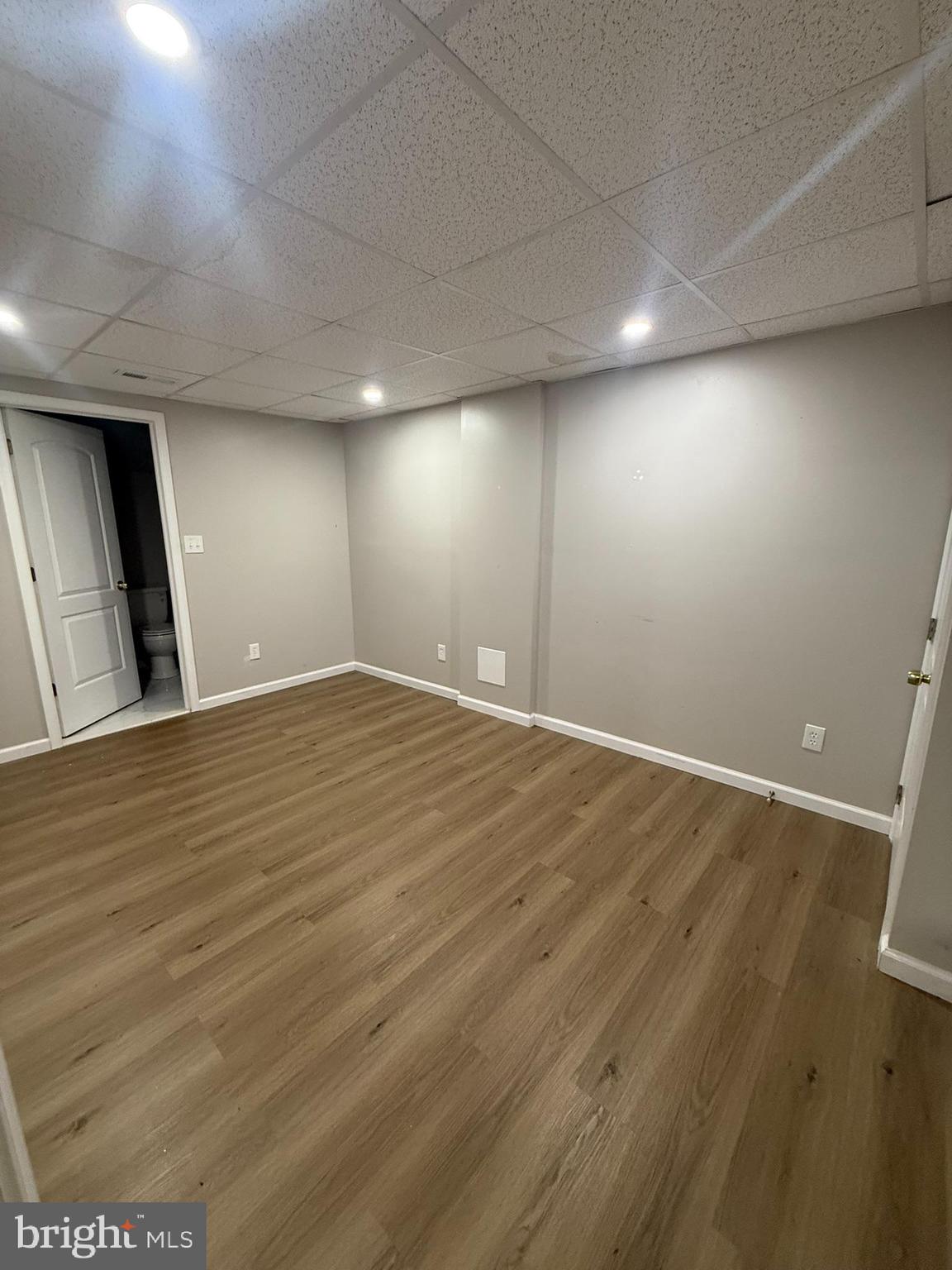 MARINE OAKS VILLAGE - Residential Lease