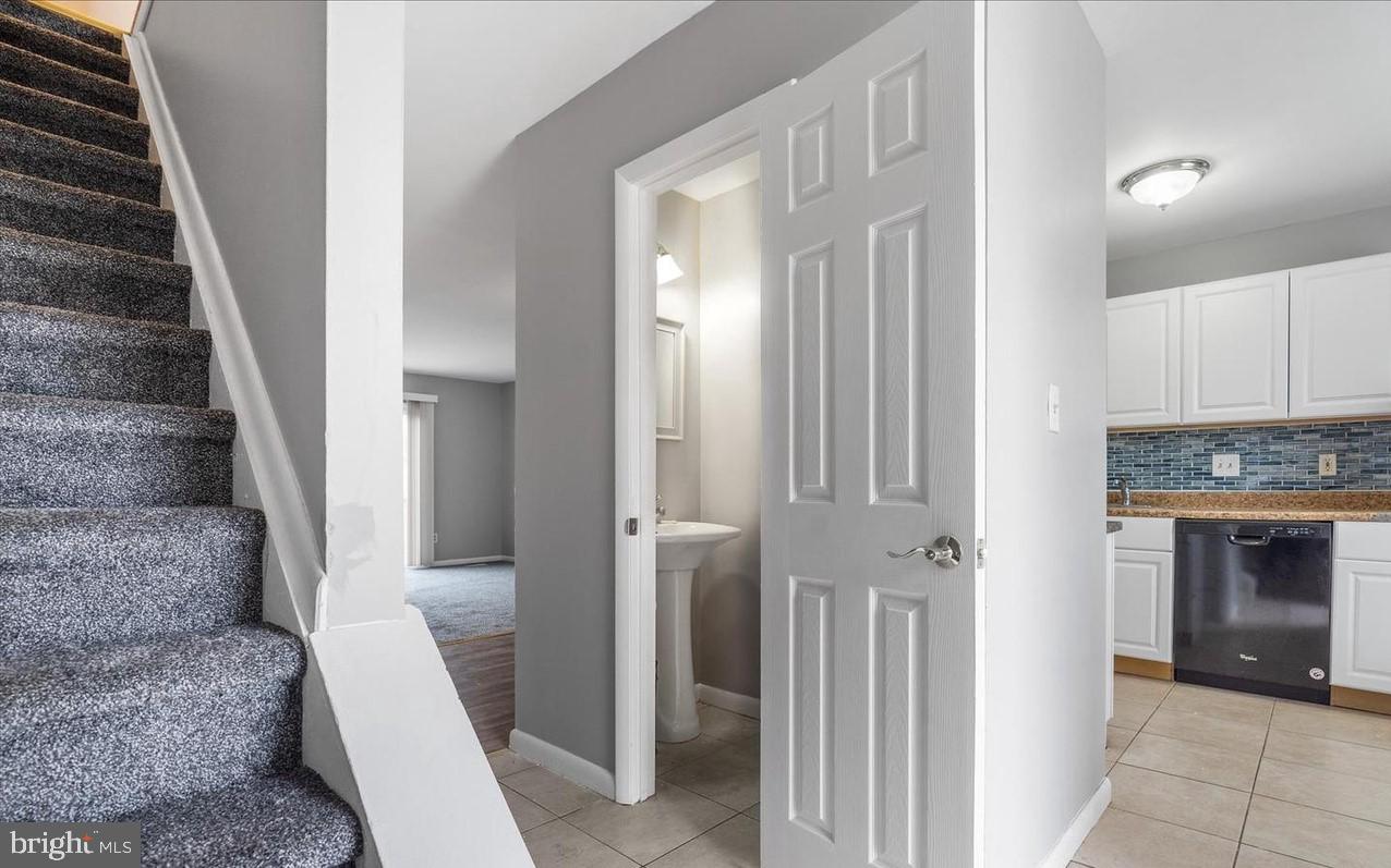 MARINE OAKS VILLAGE - Residential Lease