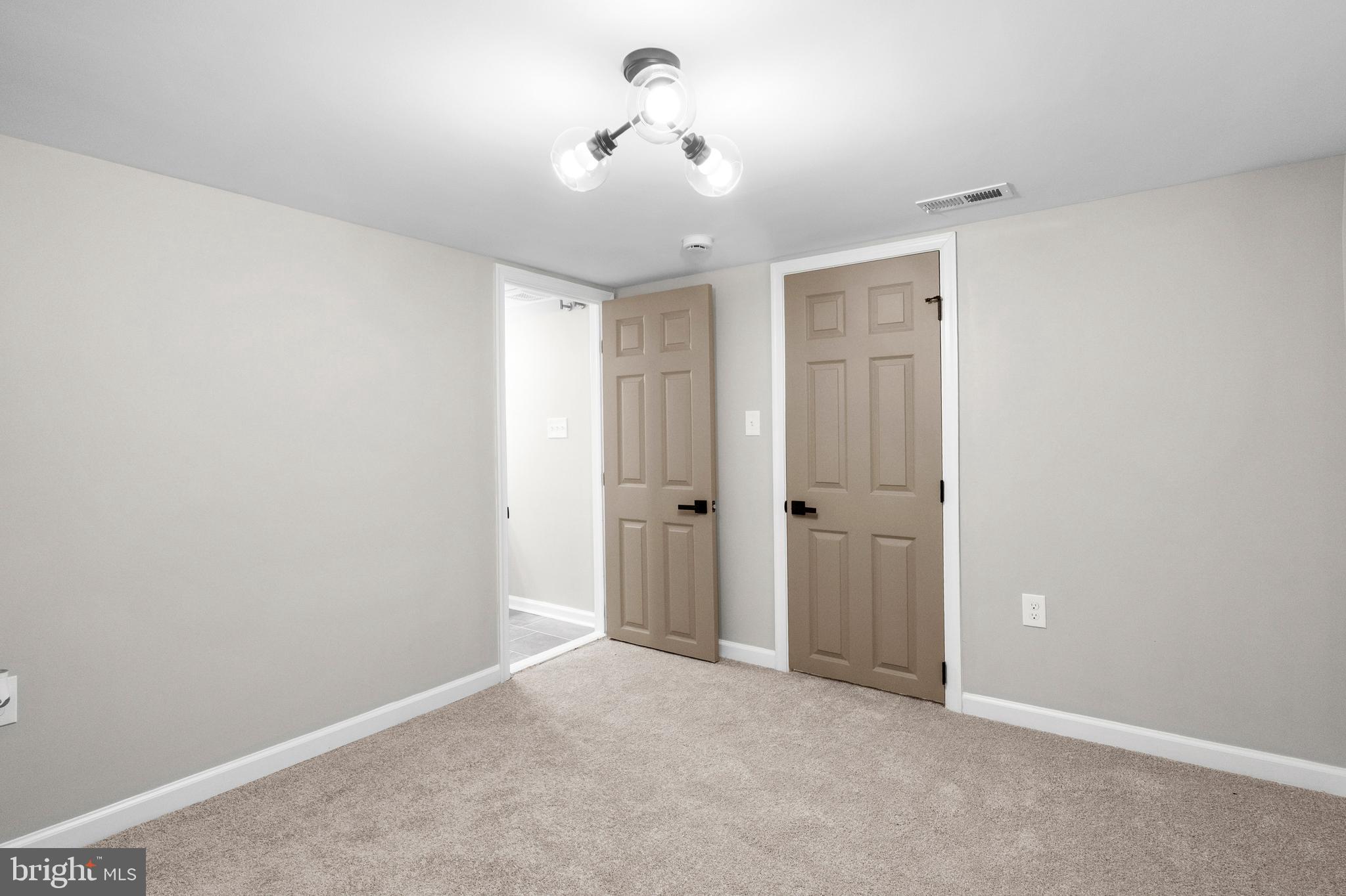 MONDAWMIN - Residential