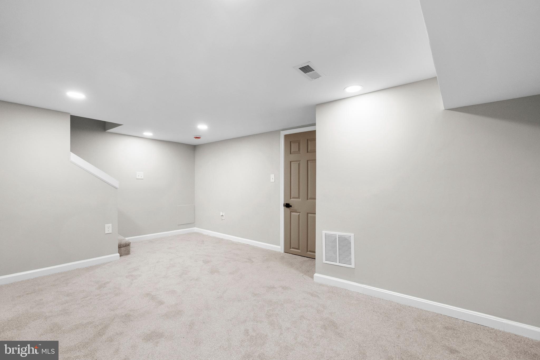 MONDAWMIN - Residential