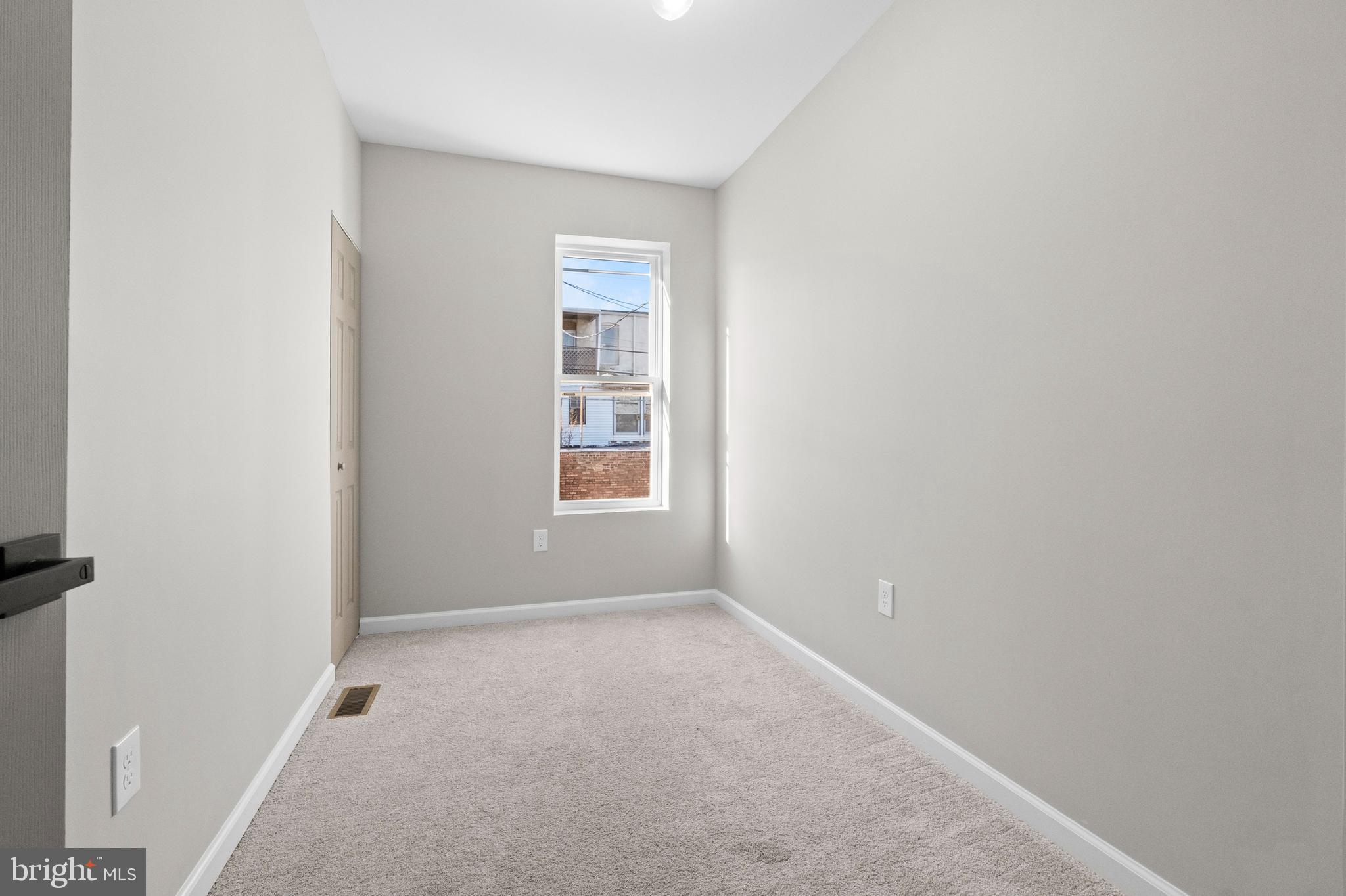 MONDAWMIN - Residential