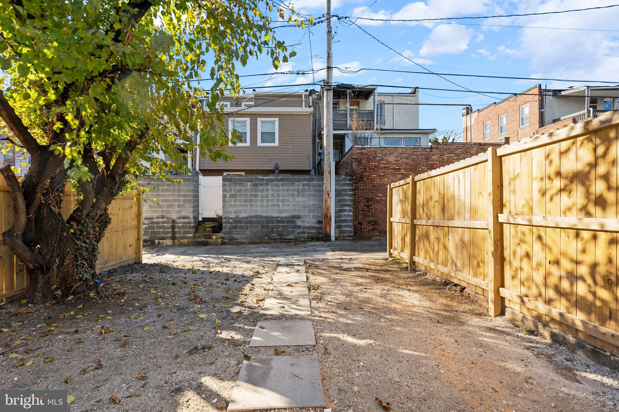 MONDAWMIN - Residential