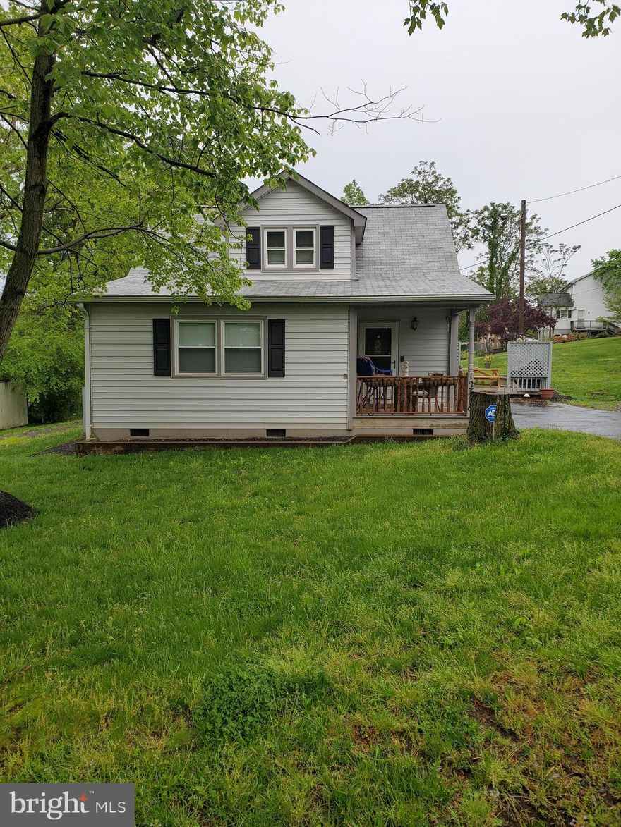 Country living with convenience. Close to commuter routes, shopping, restaurants. Cape cod with 4 bedrooms (2 on main level and 2 on upper level) Large updated kitchen with space for table and counter top eating space. Newer well pump. Large shed! Deck! Basement (cellar) storage/workshop area. Two driveways - plenty of parking. Great starter home! Nokesville/Brentsville Schools. DO NOT SHOW WITHOUT APPOINTMENT