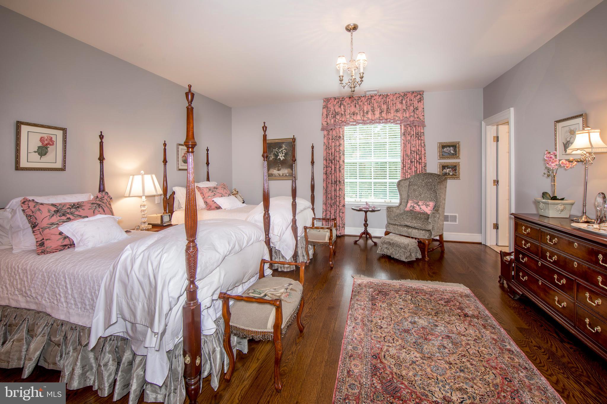 GLADWYNE - Residential