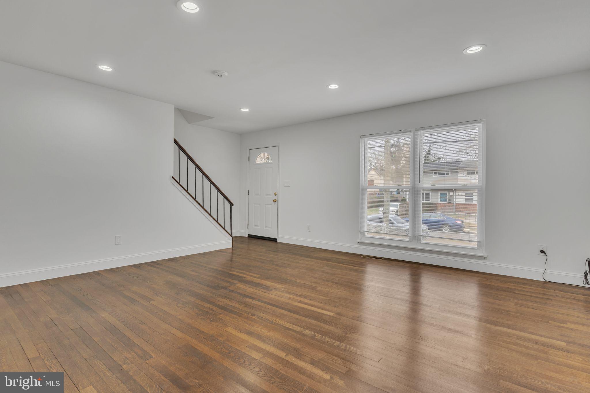 HOLLY PARK - Residential