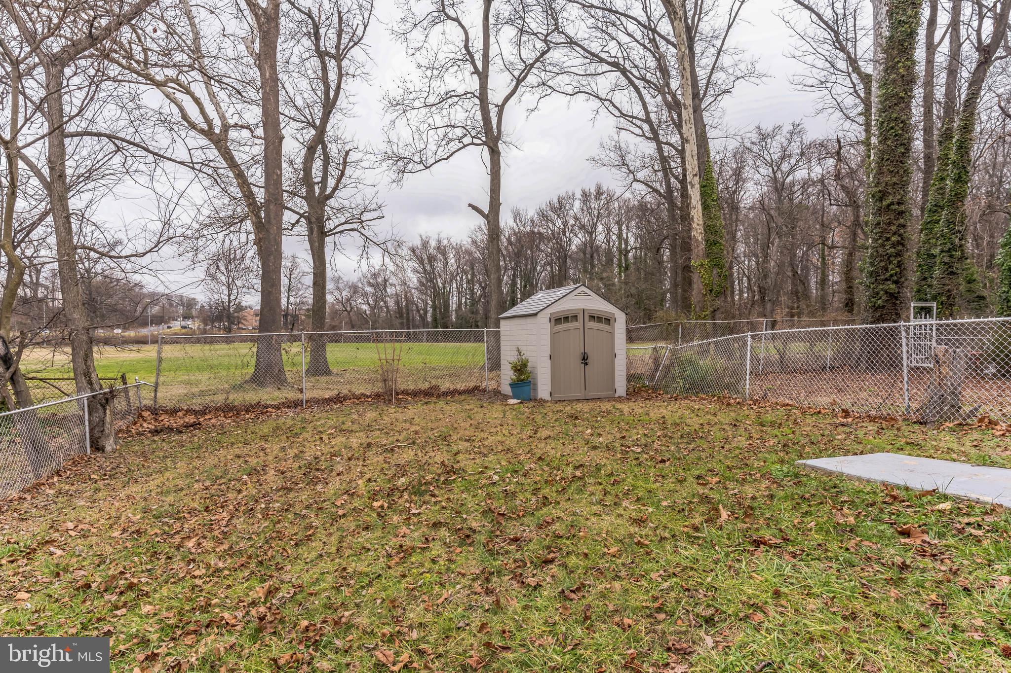 HOLLY PARK - Residential