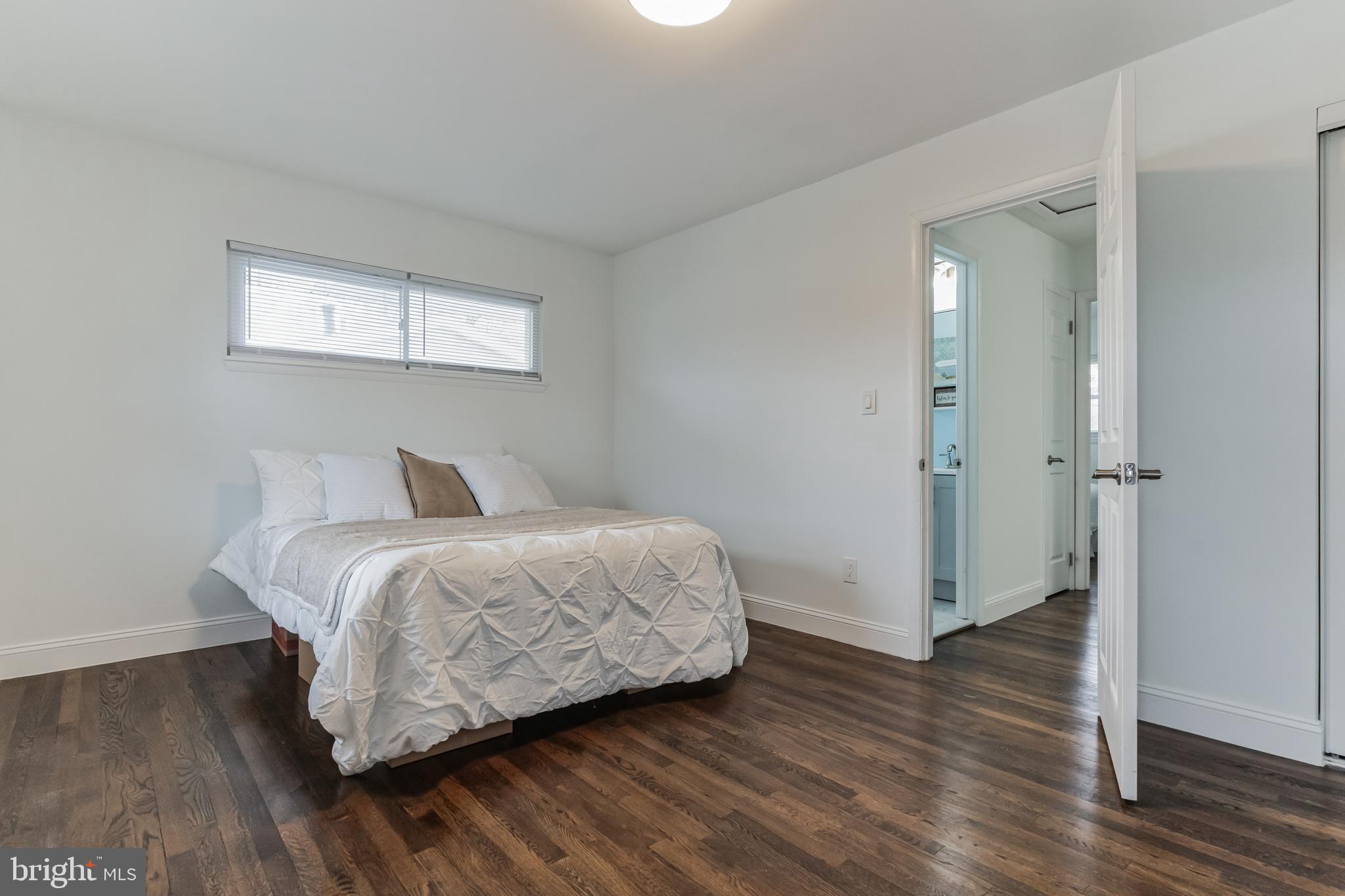 HOLLY PARK - Residential