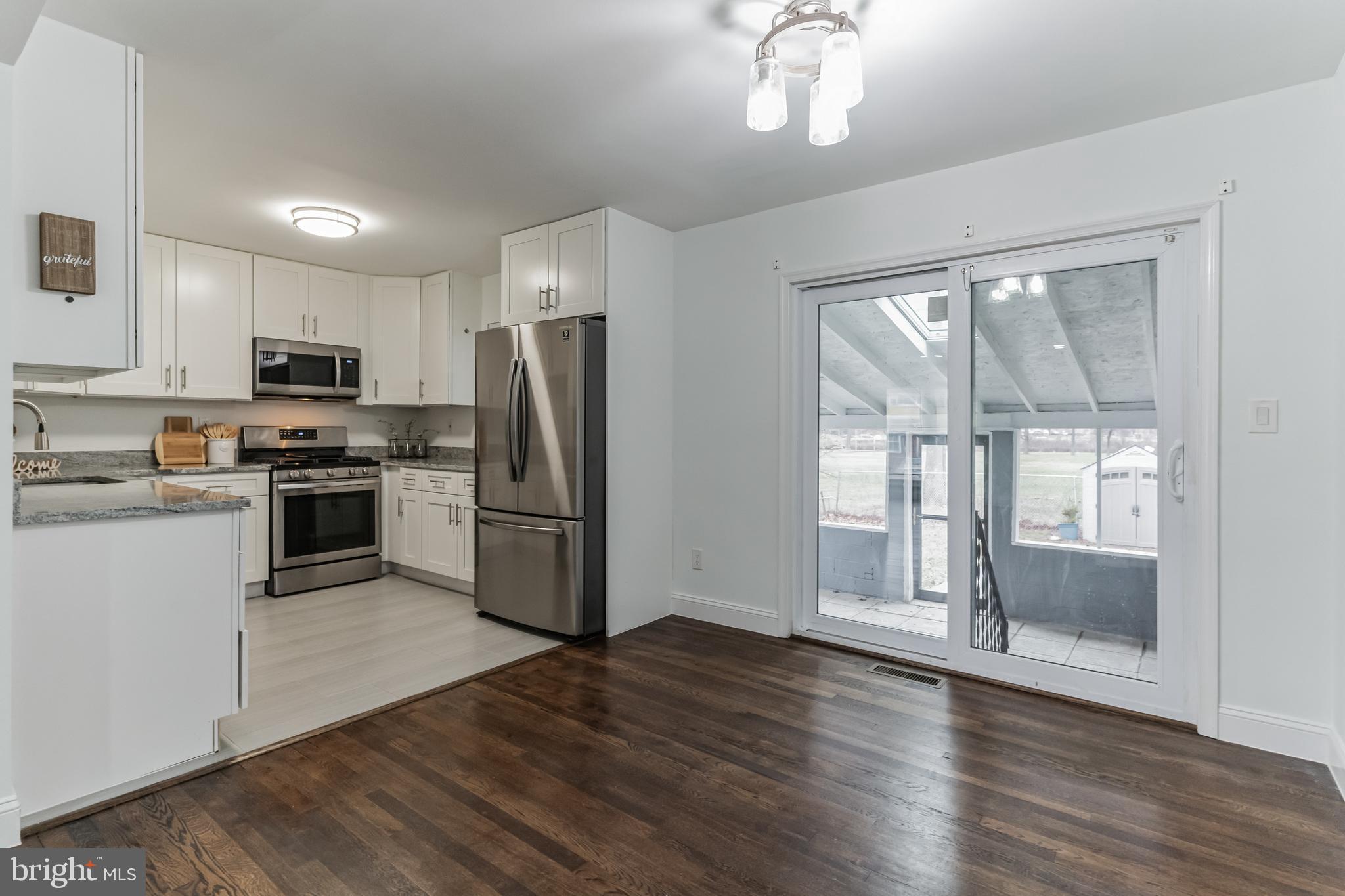 HOLLY PARK - Residential