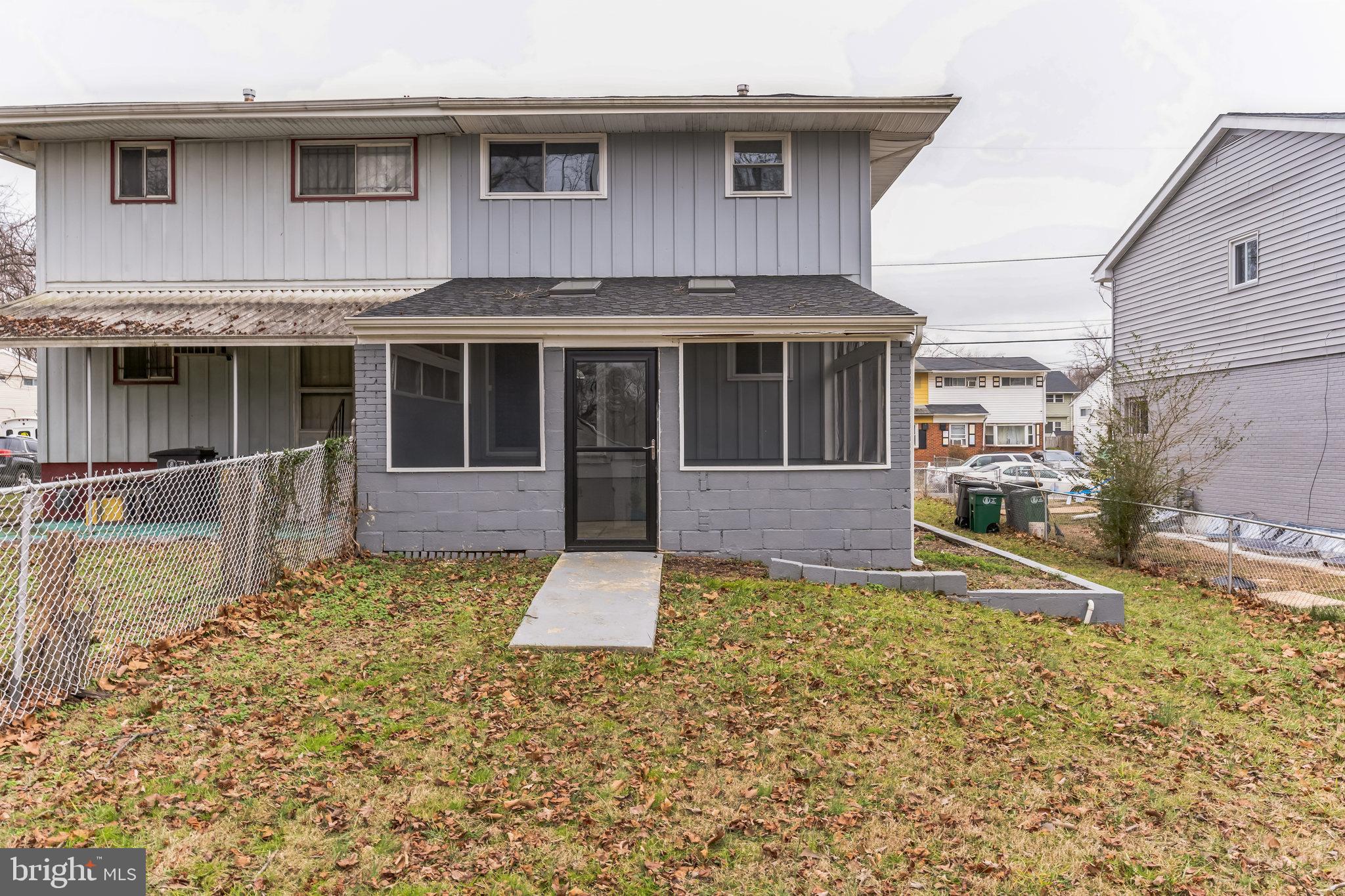 HOLLY PARK - Residential