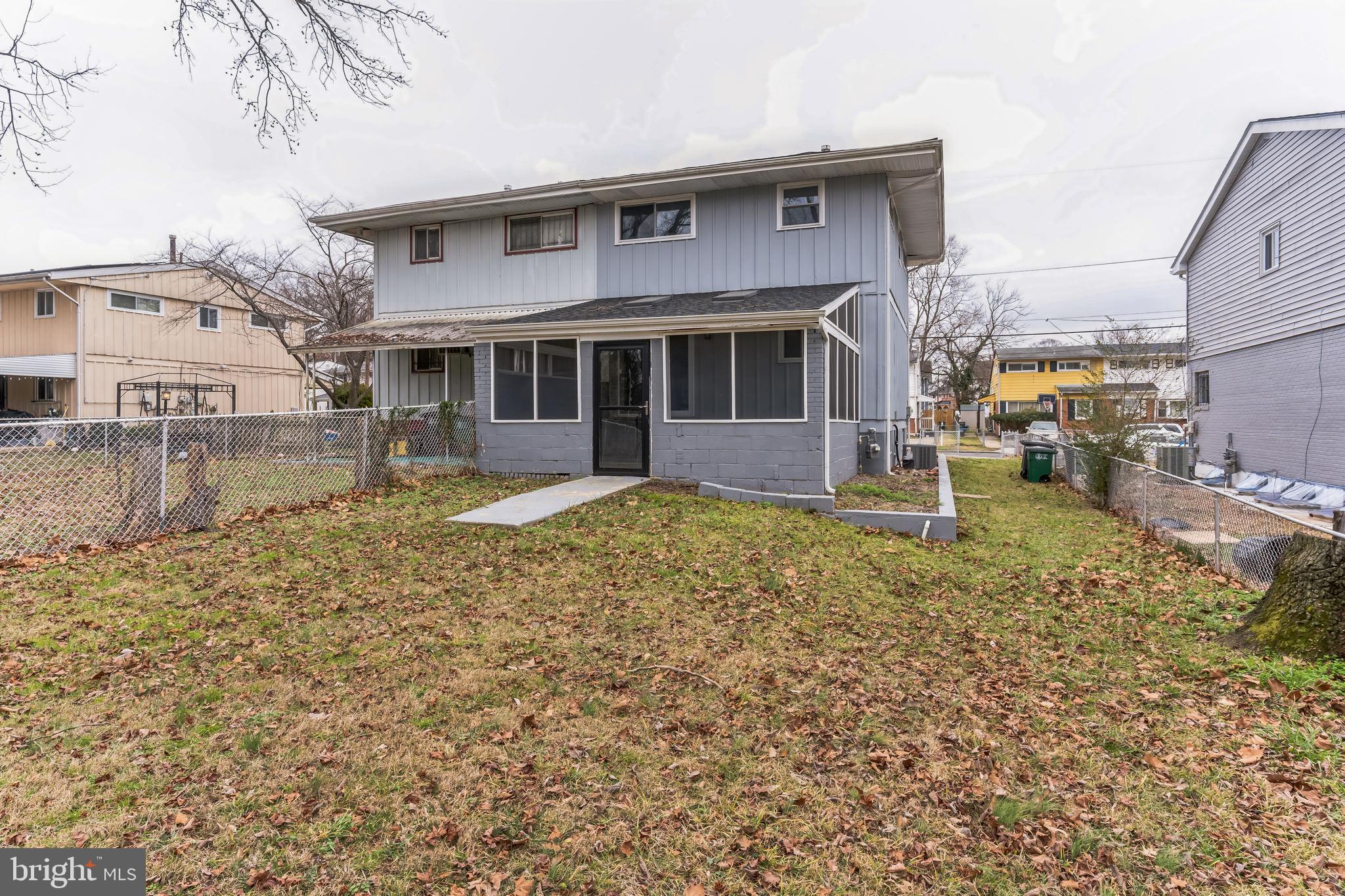 HOLLY PARK - Residential