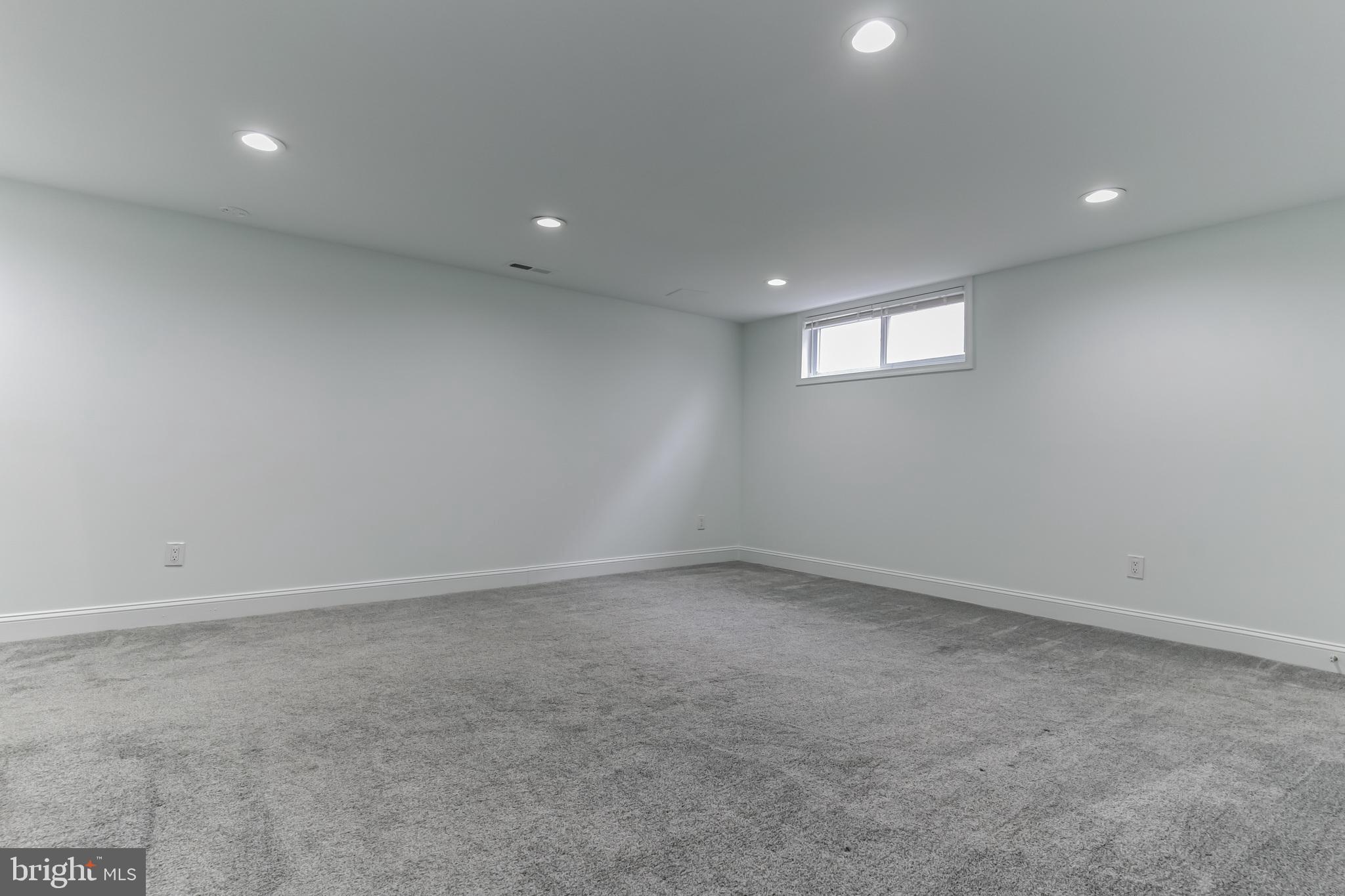 HOLLY PARK - Residential