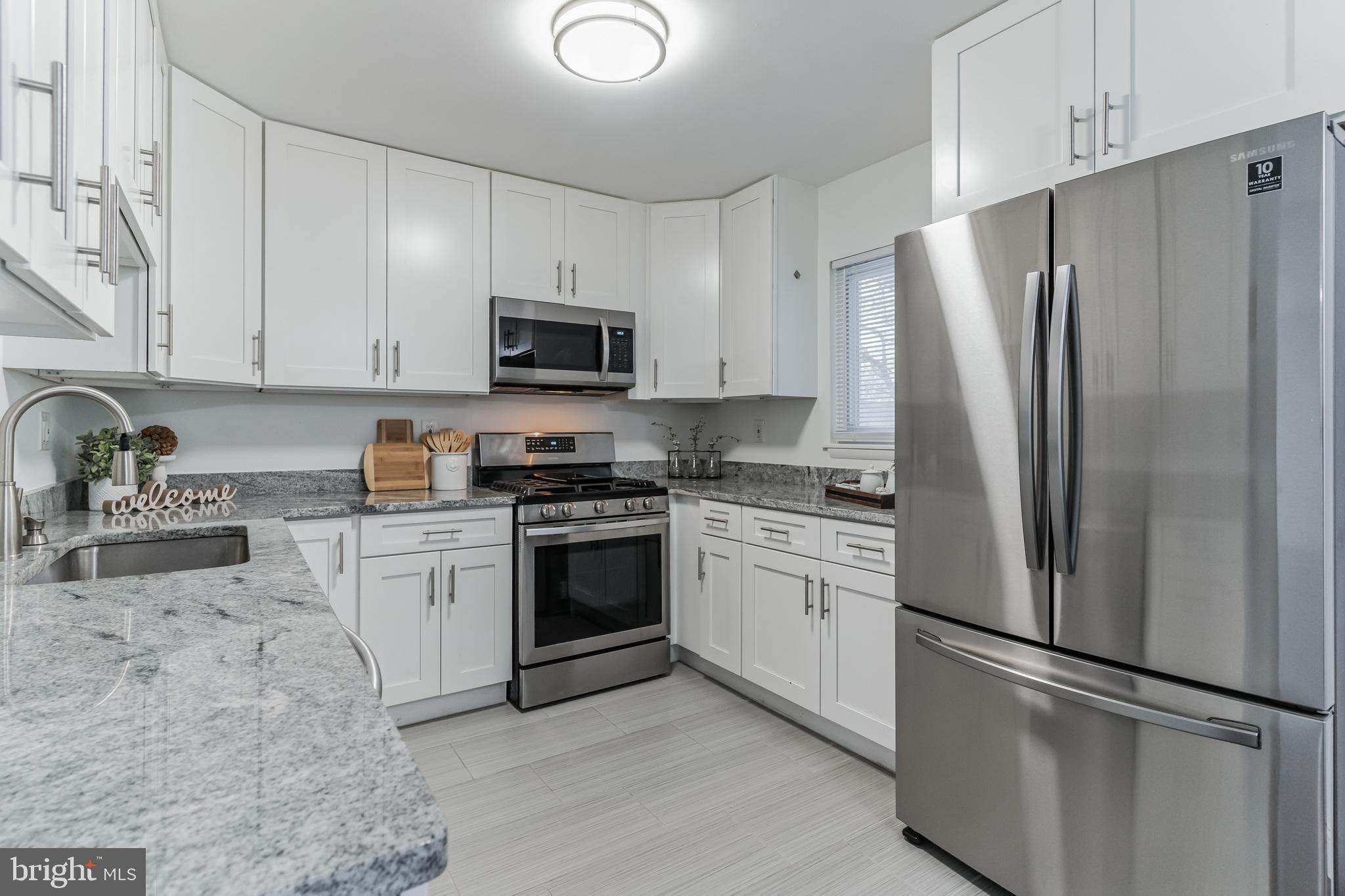 HOLLY PARK - Residential