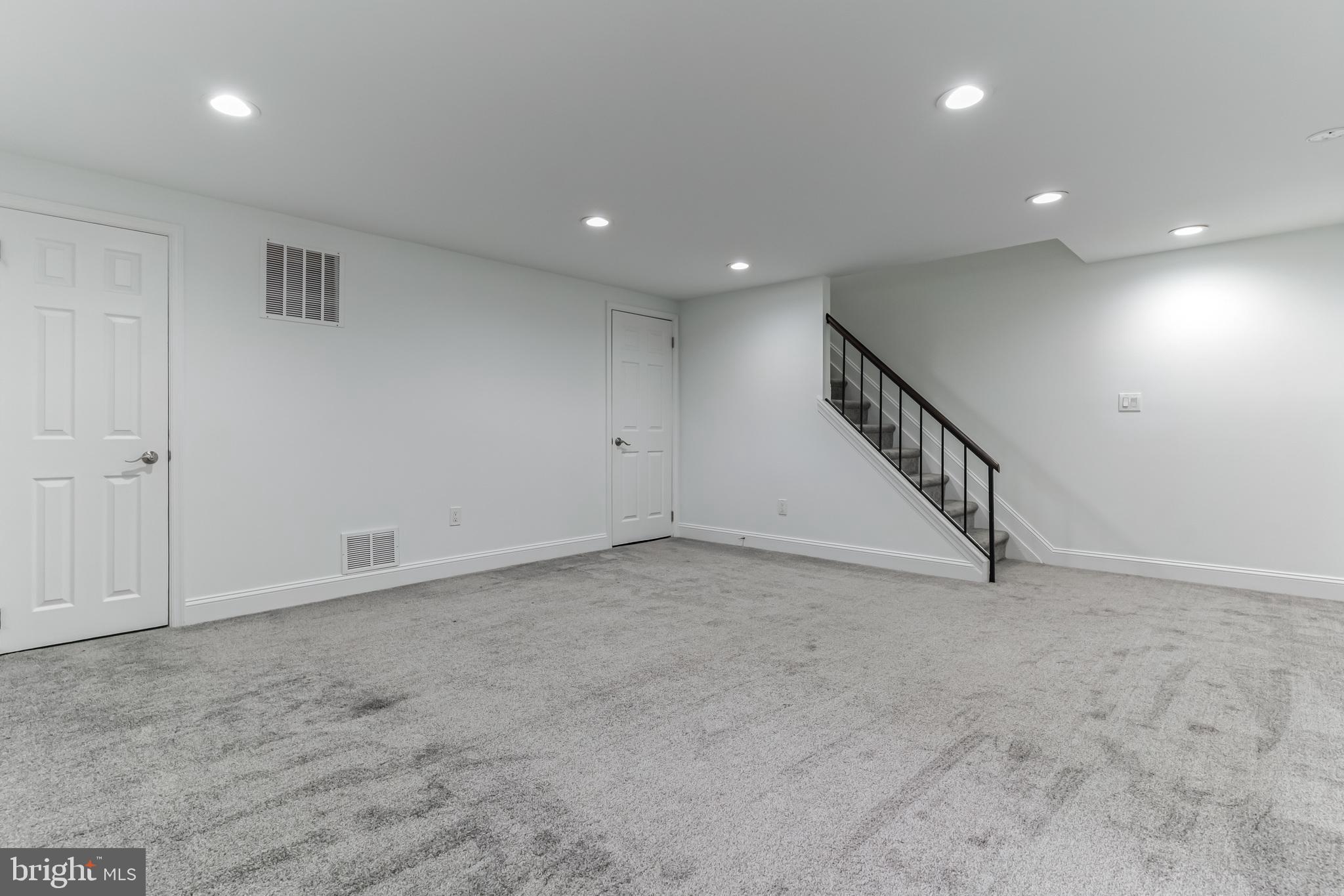 HOLLY PARK - Residential