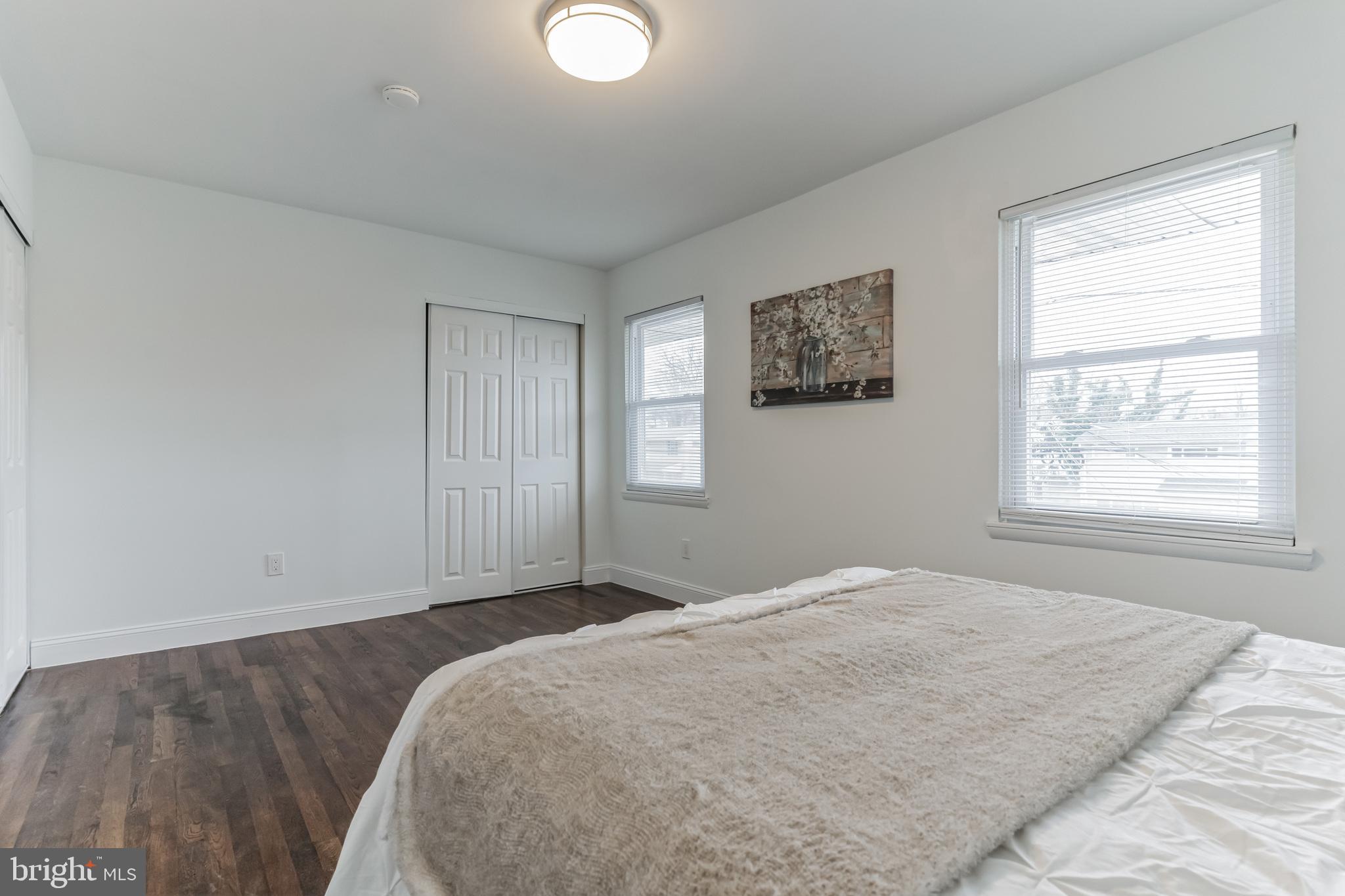 HOLLY PARK - Residential