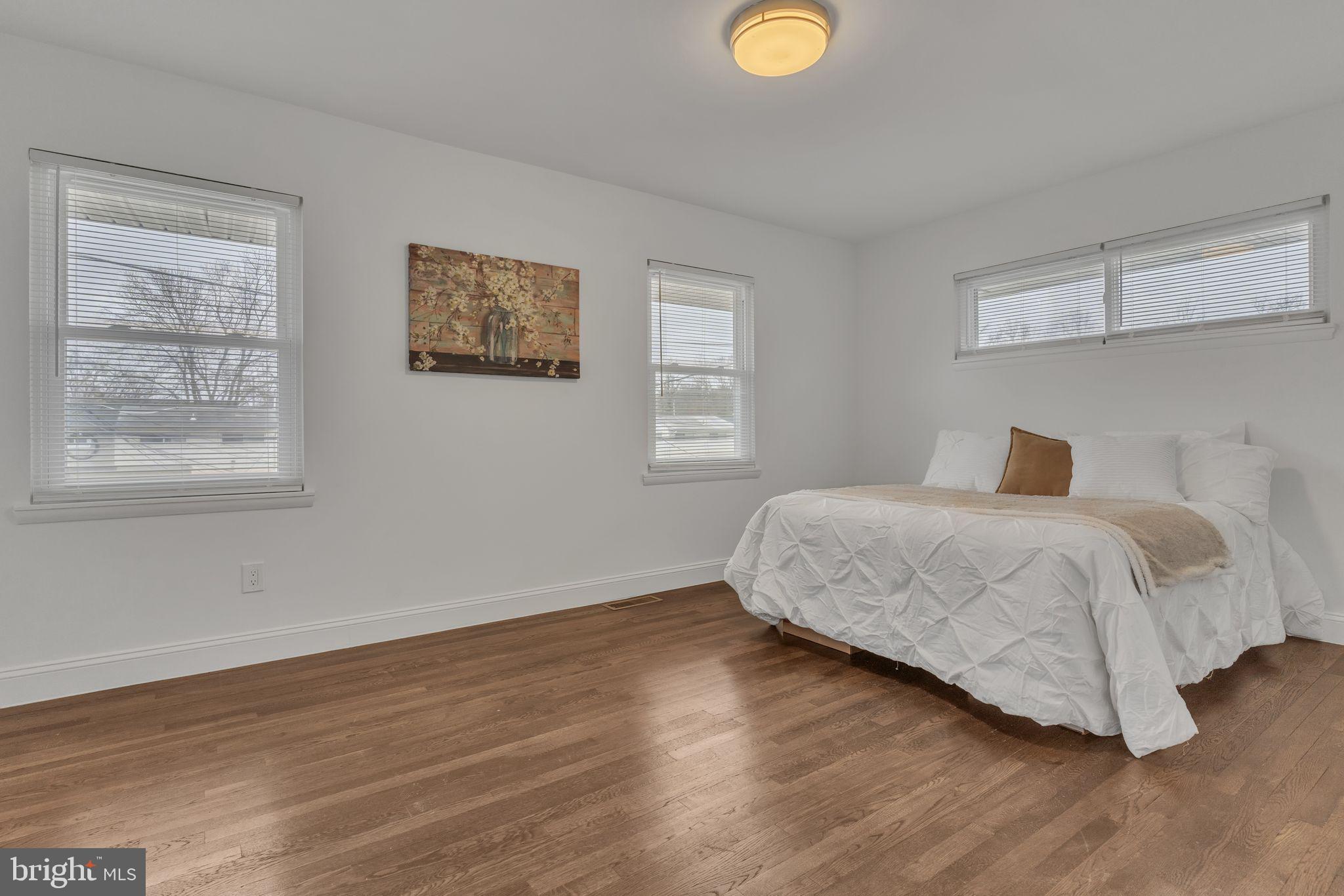 HOLLY PARK - Residential