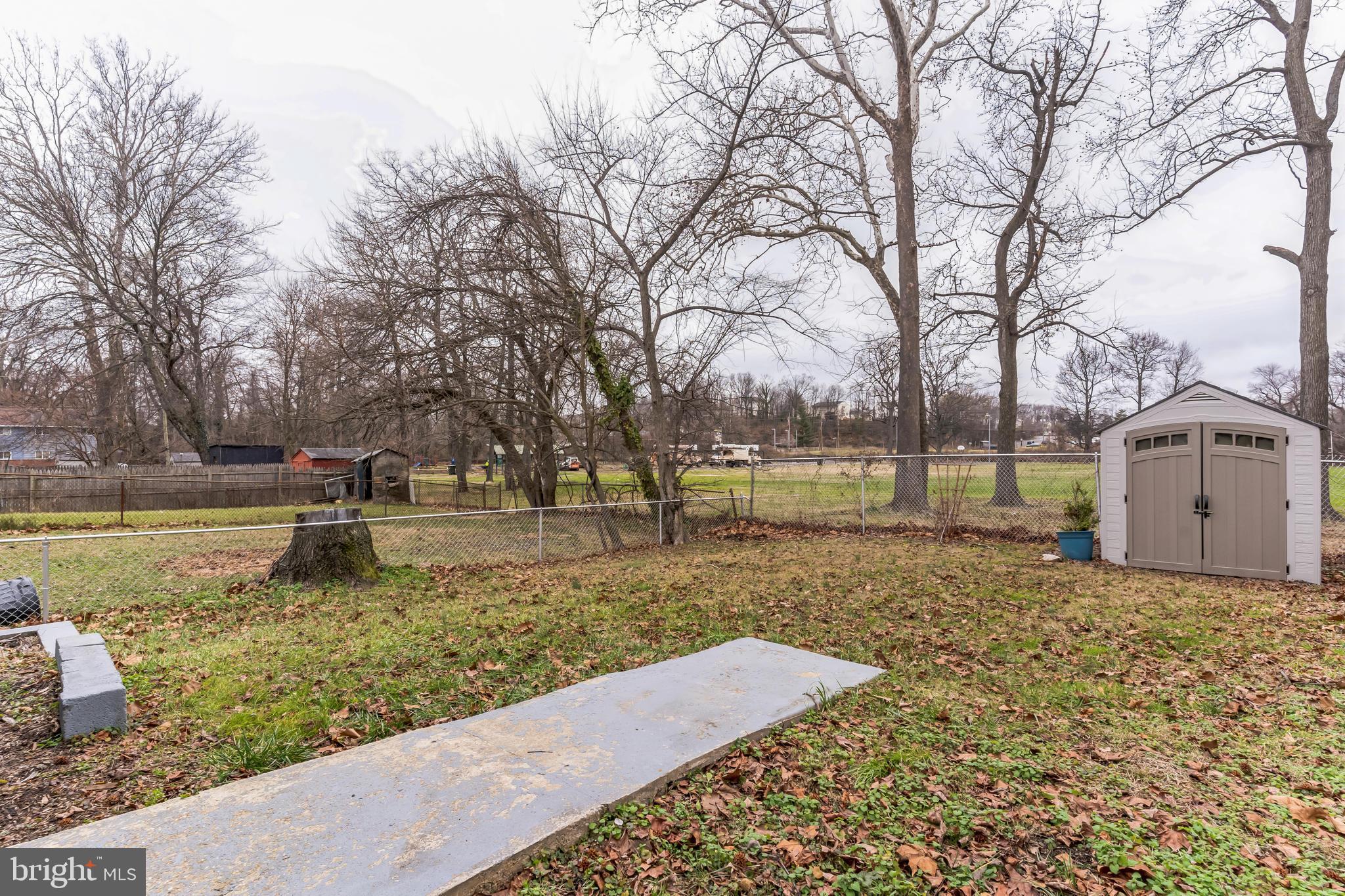 HOLLY PARK - Residential