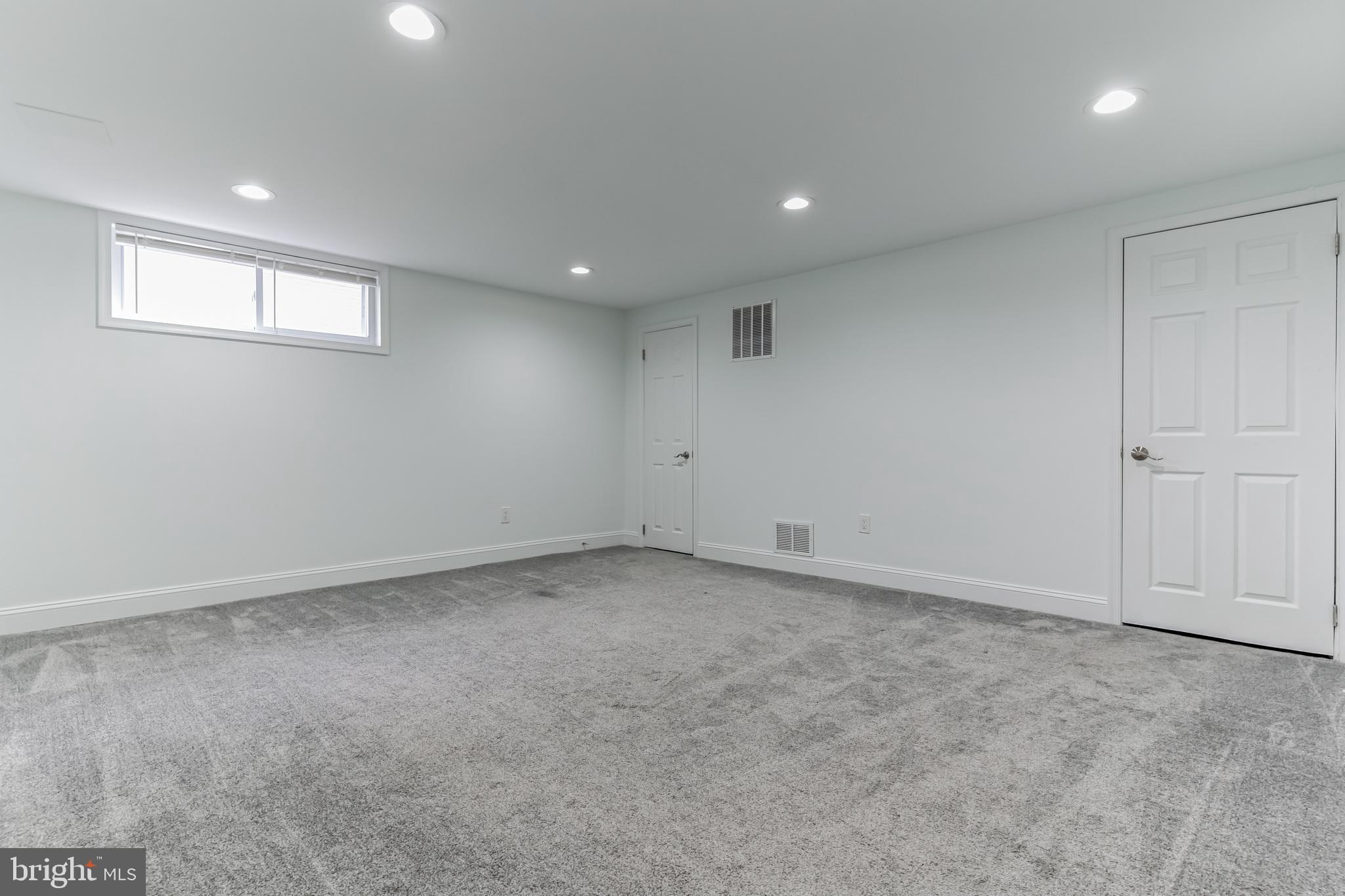 HOLLY PARK - Residential