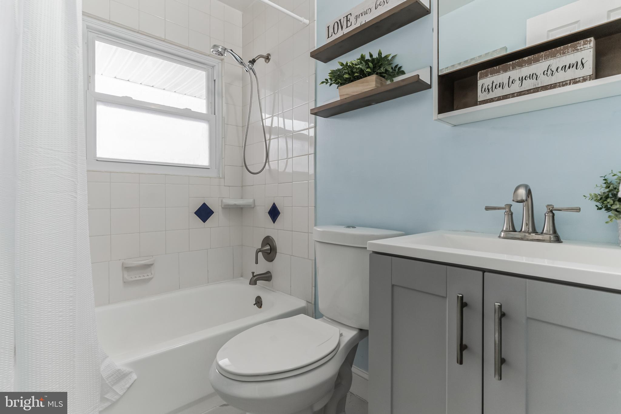 HOLLY PARK - Residential