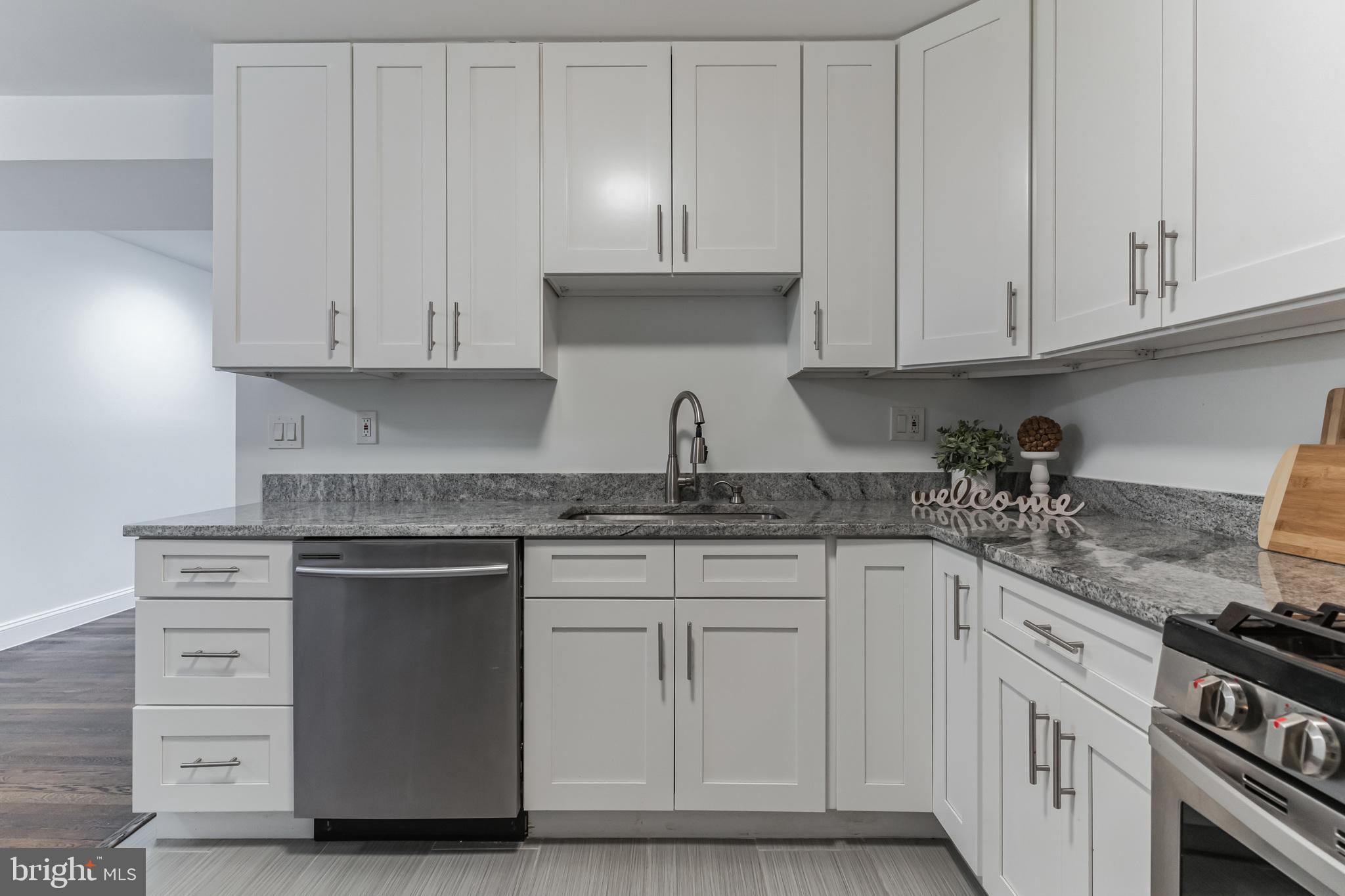 HOLLY PARK - Residential