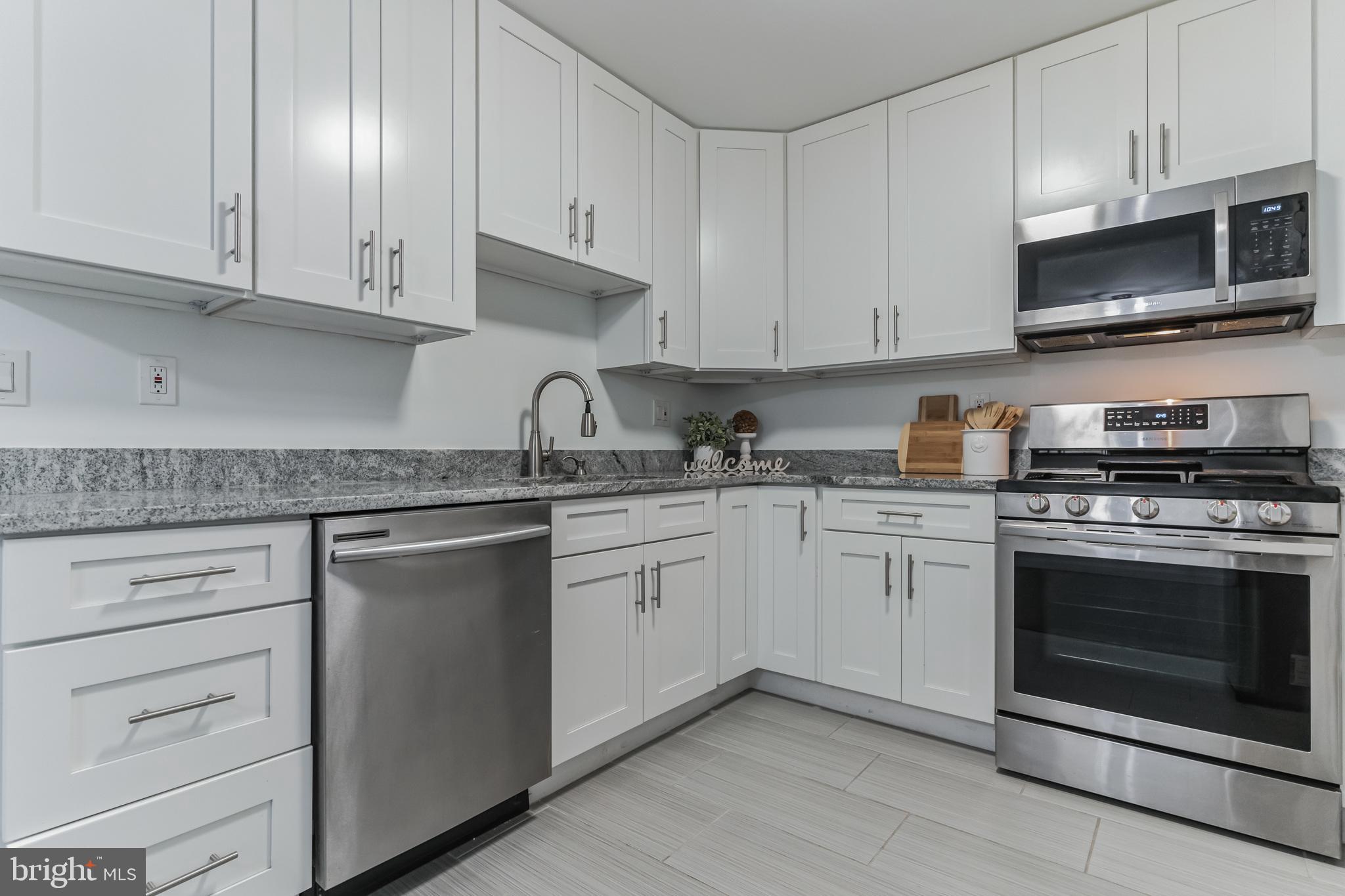 HOLLY PARK - Residential