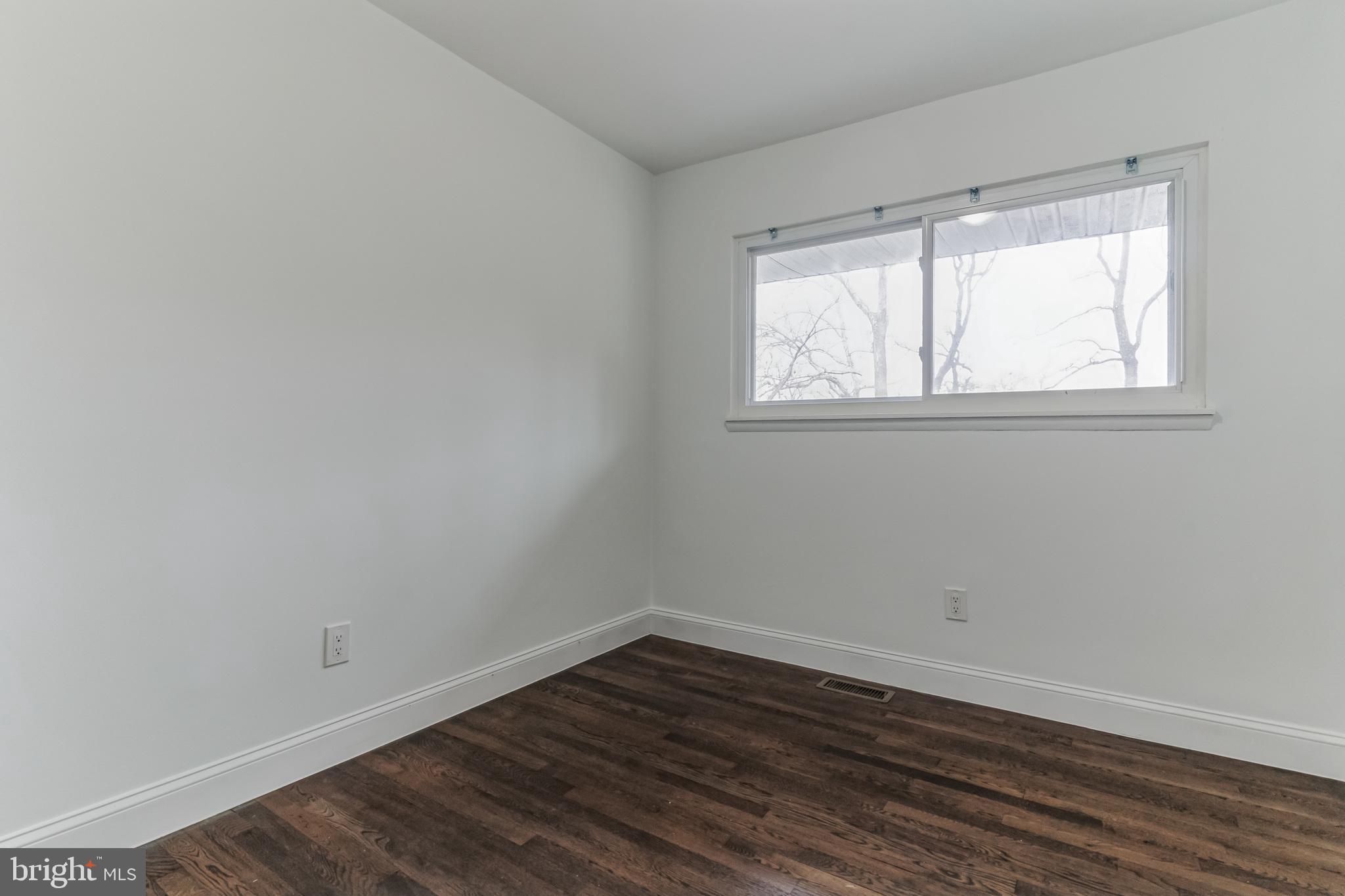 HOLLY PARK - Residential