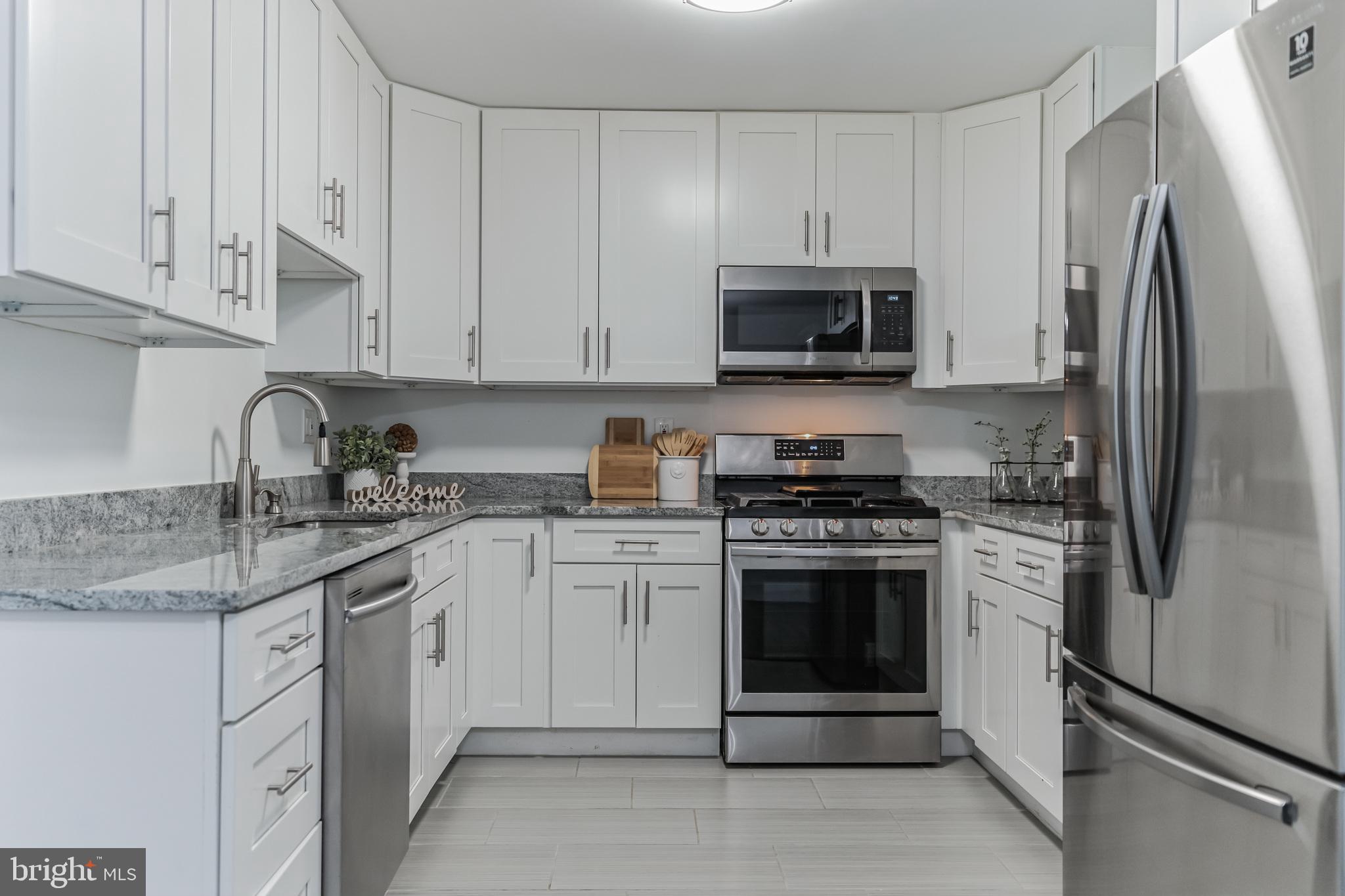 HOLLY PARK - Residential