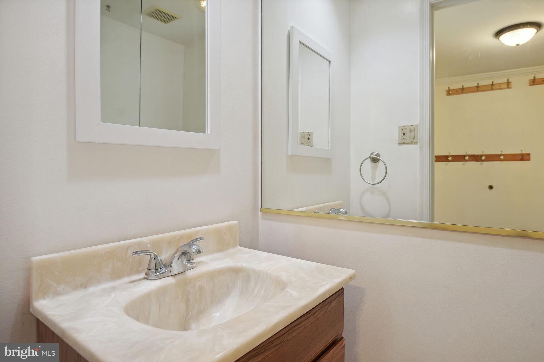 STEDWICK TOWNHOUSES - Residential Lease