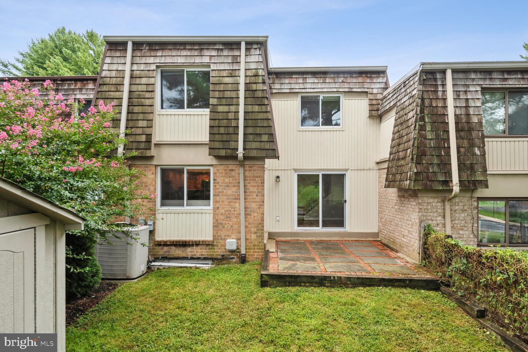 STEDWICK TOWNHOUSES - Residential Lease