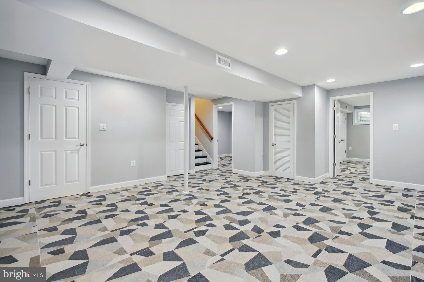 STEDWICK TOWNHOUSES - Residential Lease