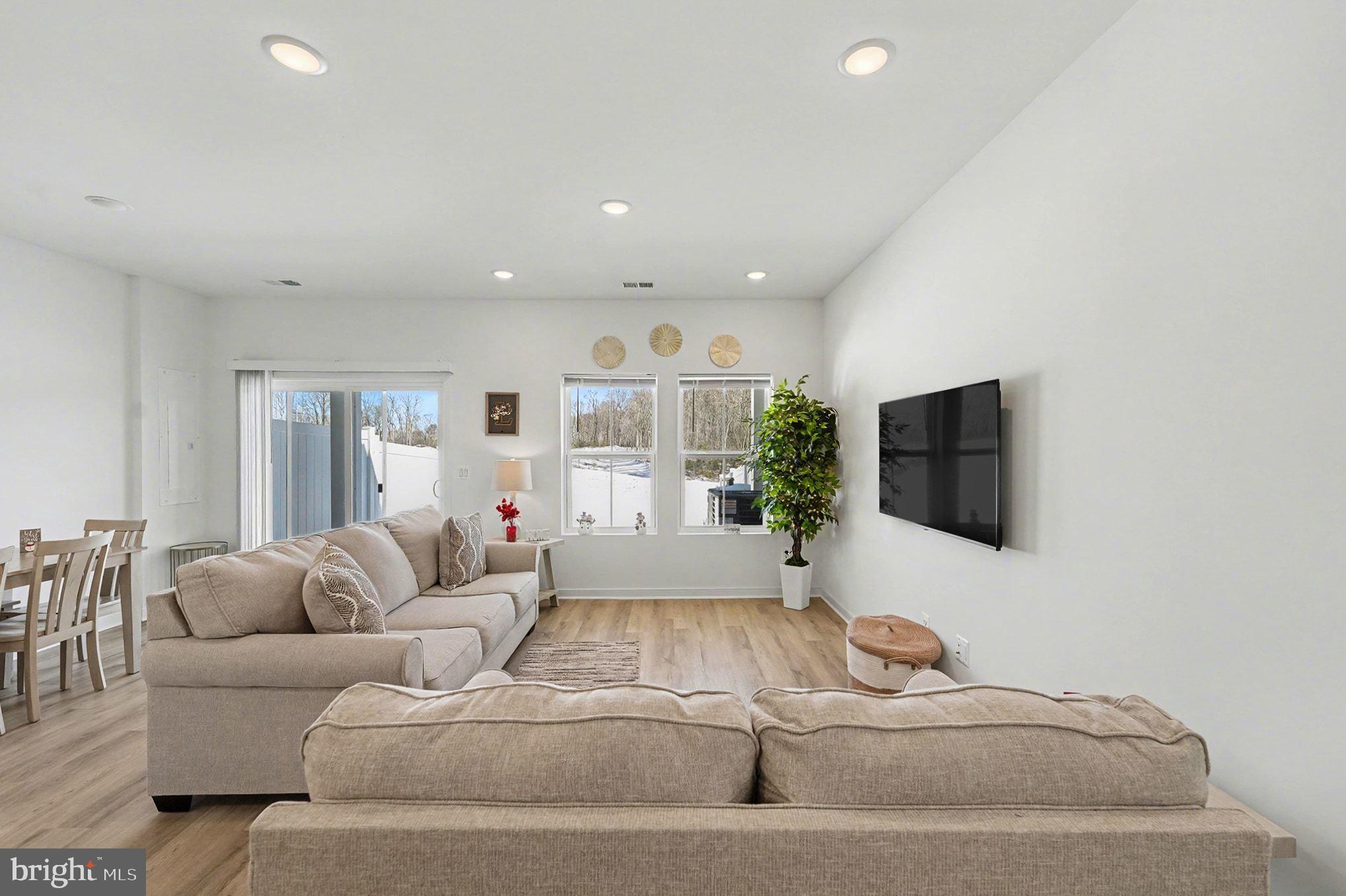 WILDERNESS SHORES - Residential