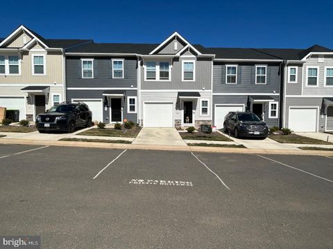Townhouse For Sale - 2553 Cougar Lane<br/> Orange County, LOCUST GROVE, VA 22508