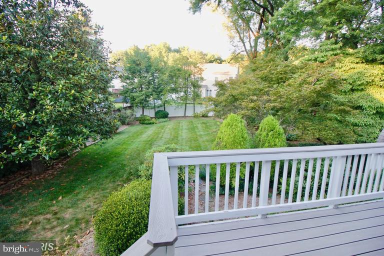 VIENNA WOODS - Residential Lease